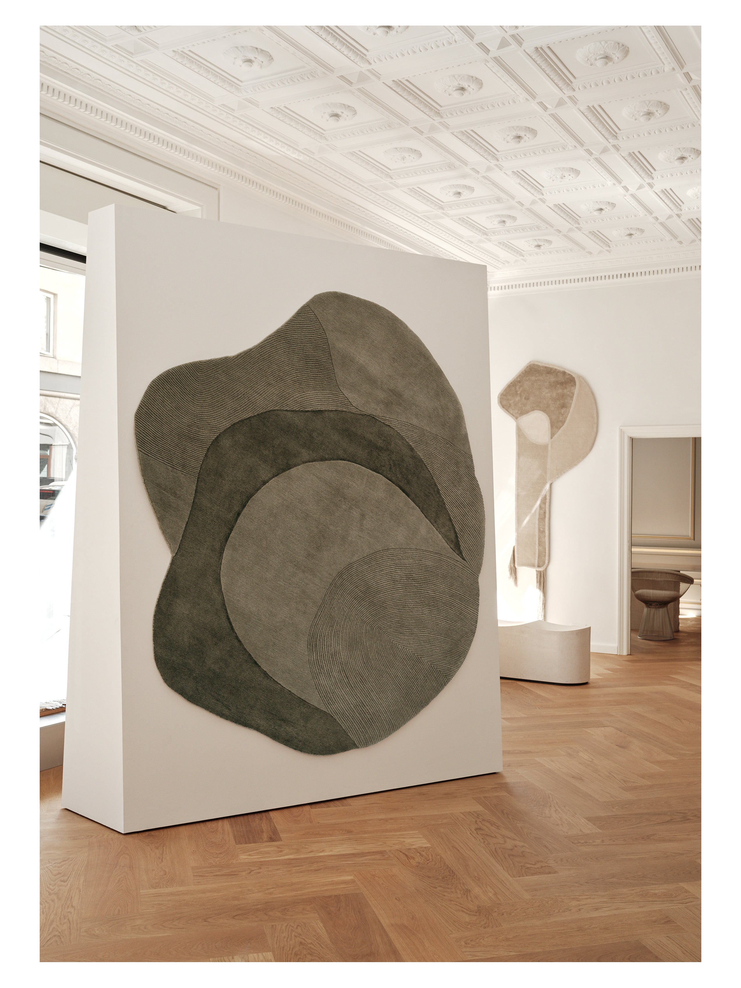 Oval rug OPTICAL WEB dark green