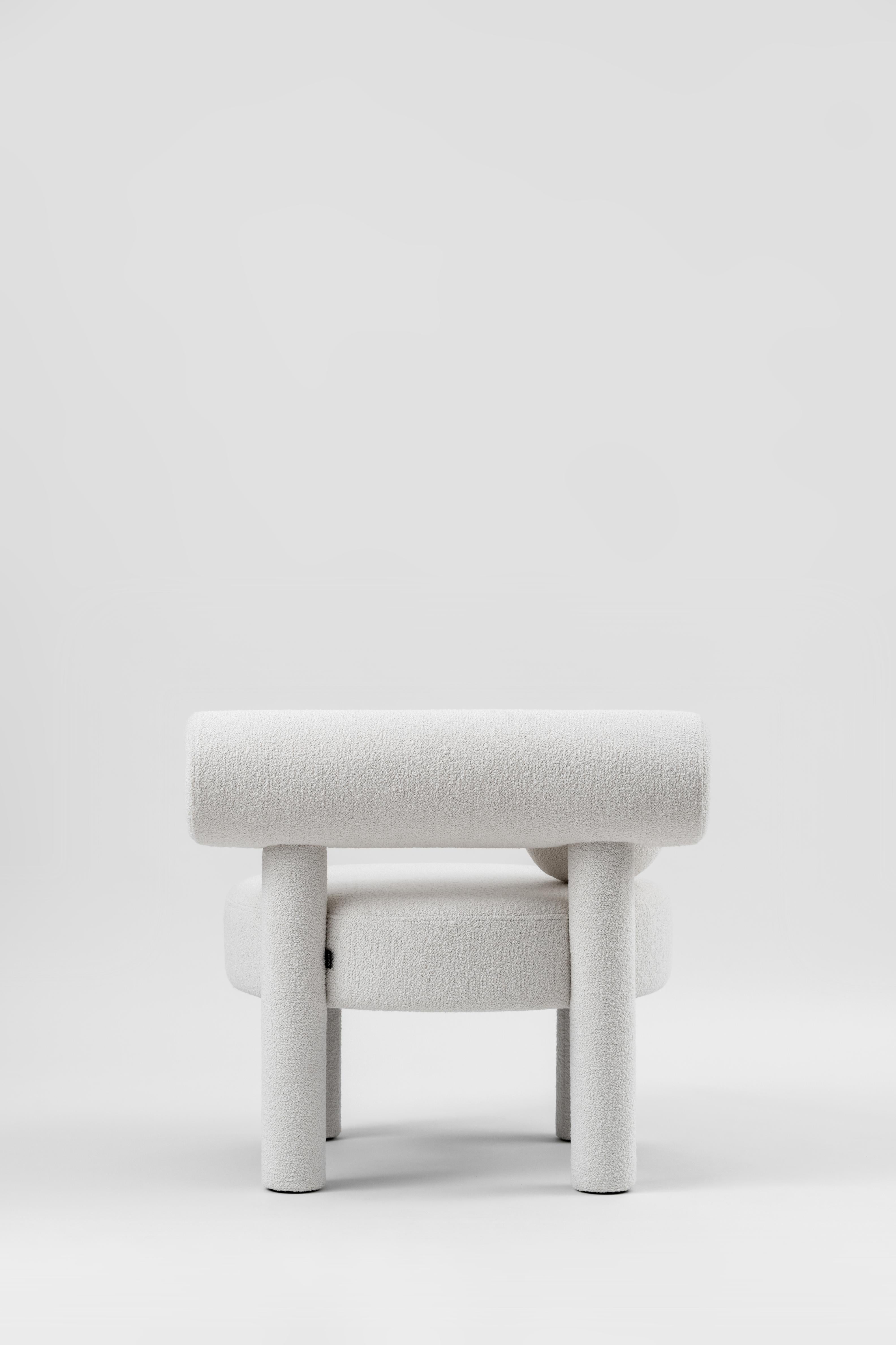 Upholstered Armchair GROPIUS CS1