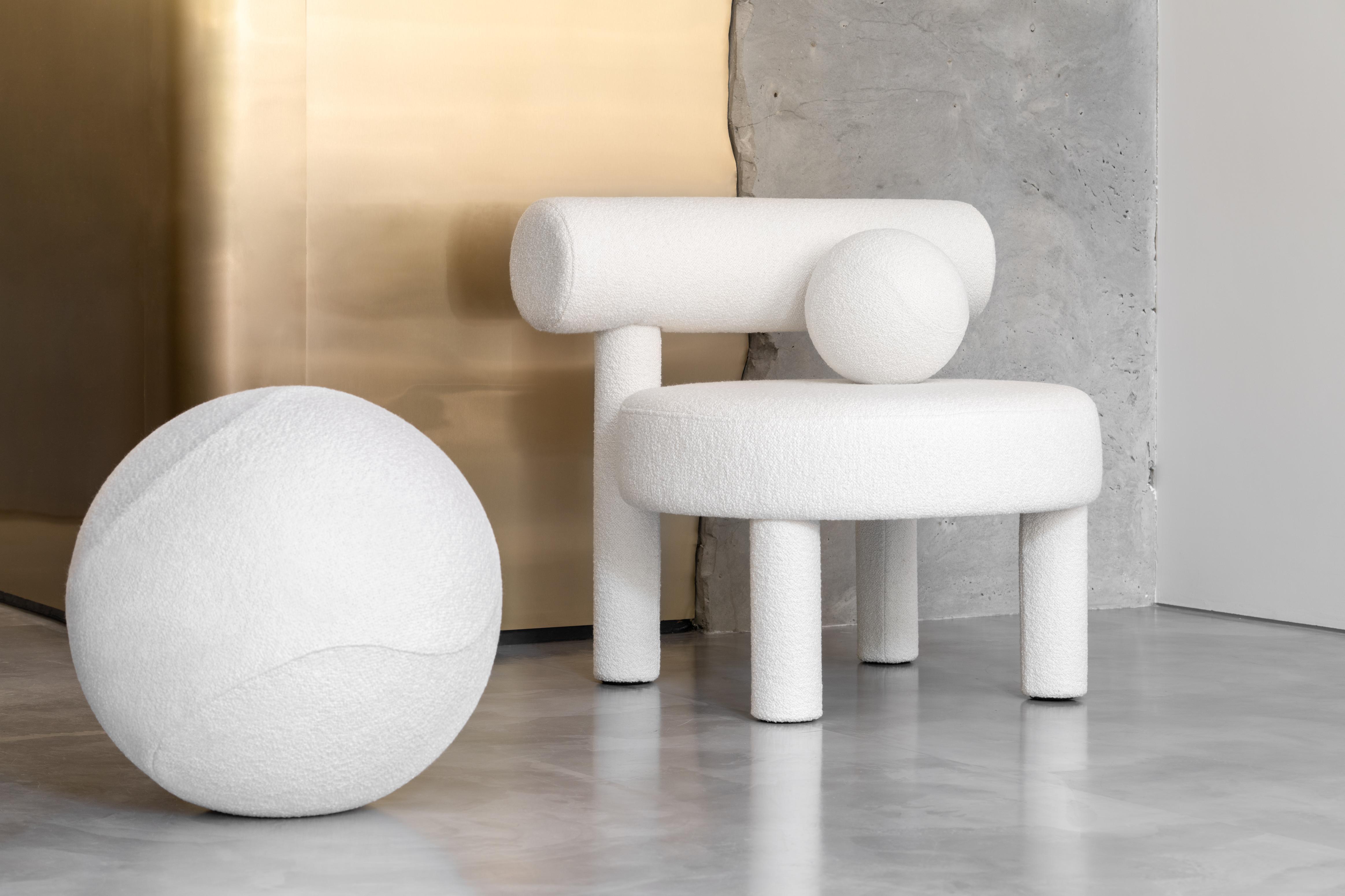 Upholstered Armchair GROPIUS CS1