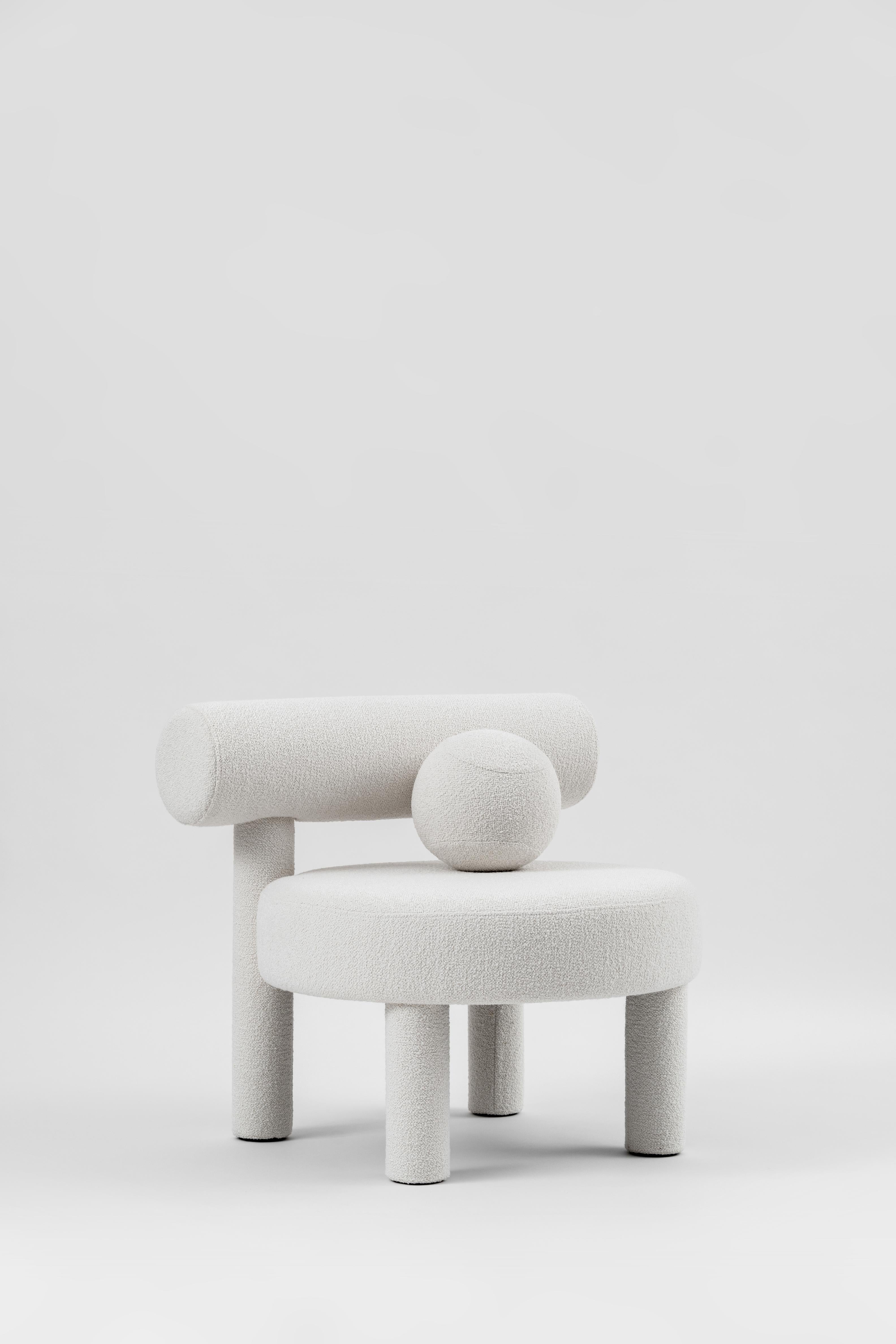 Upholstered Armchair GROPIUS CS1