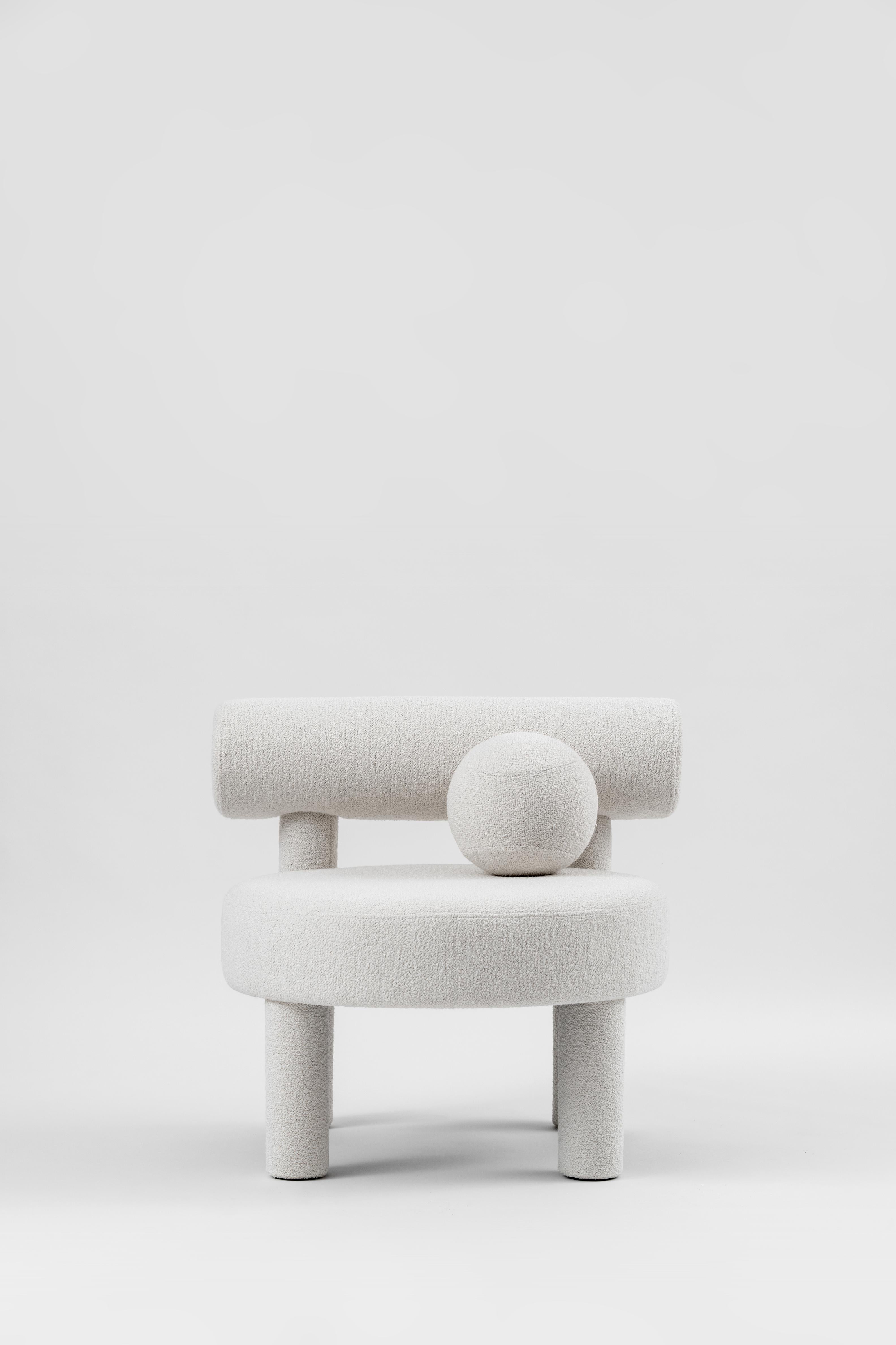 Upholstered Armchair GROPIUS CS1