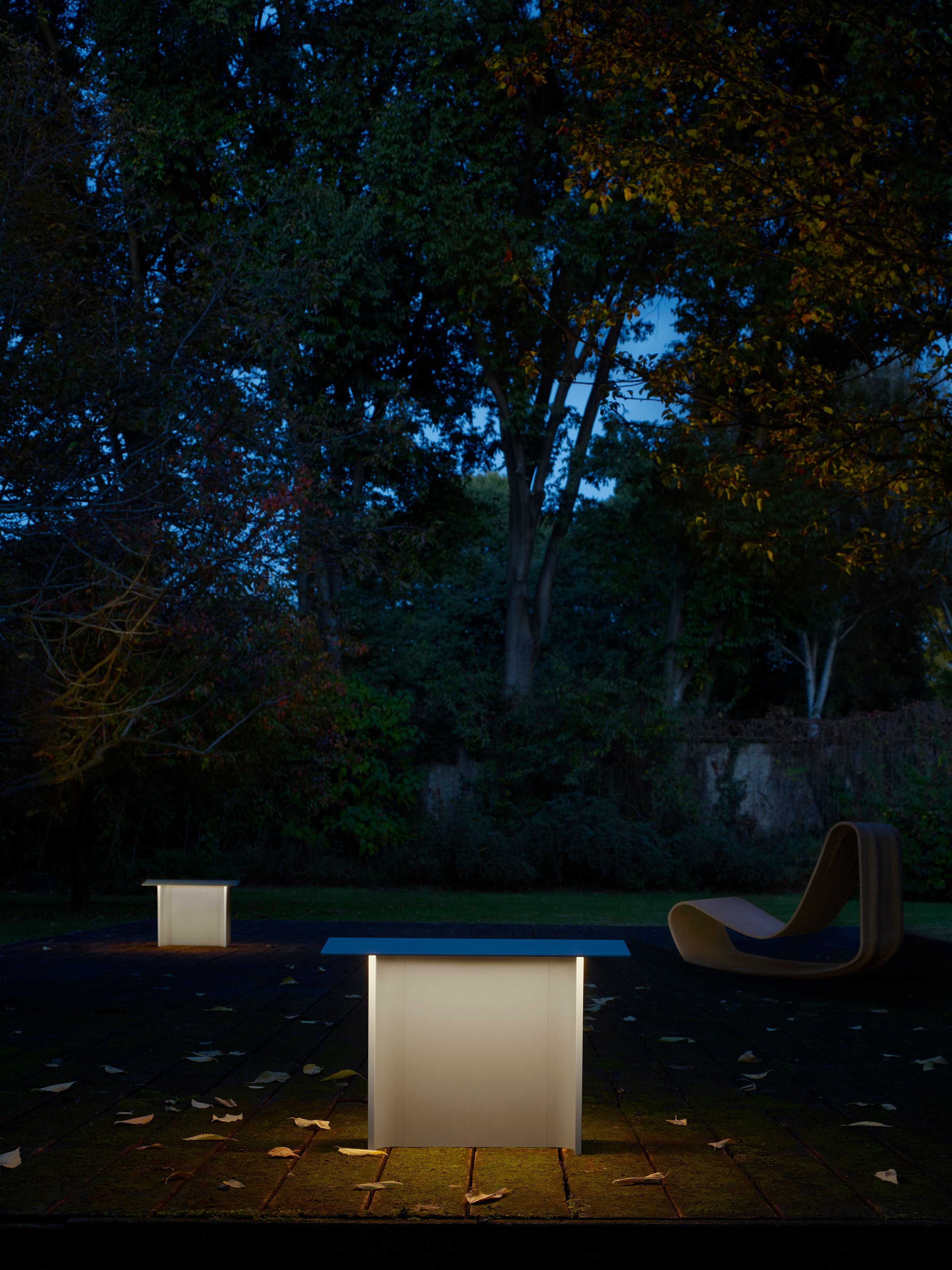 Venkovní stojací lampa FIENILE světle šedá