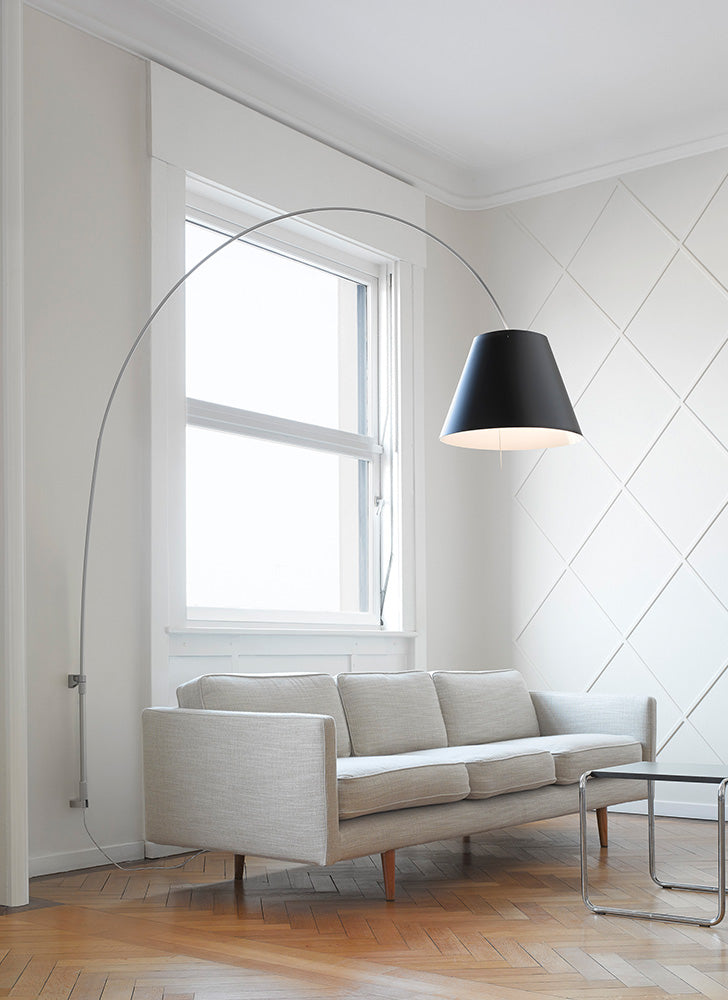 Lampa ścienna z wysięgnikiem LADY COSTANZA czarny