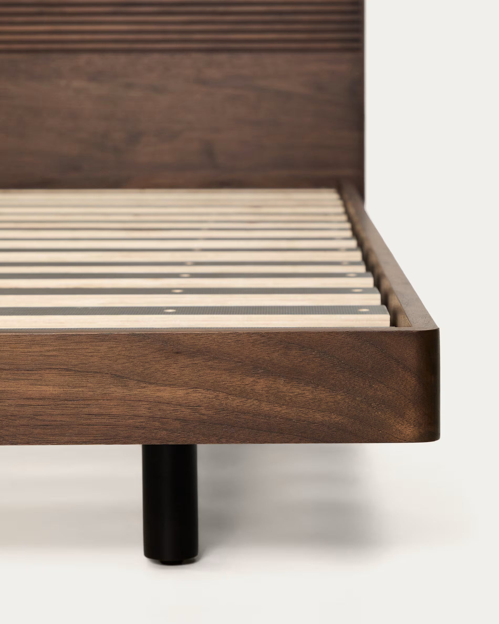 Postel NORLEN tmavě hnědý ořechový dýha