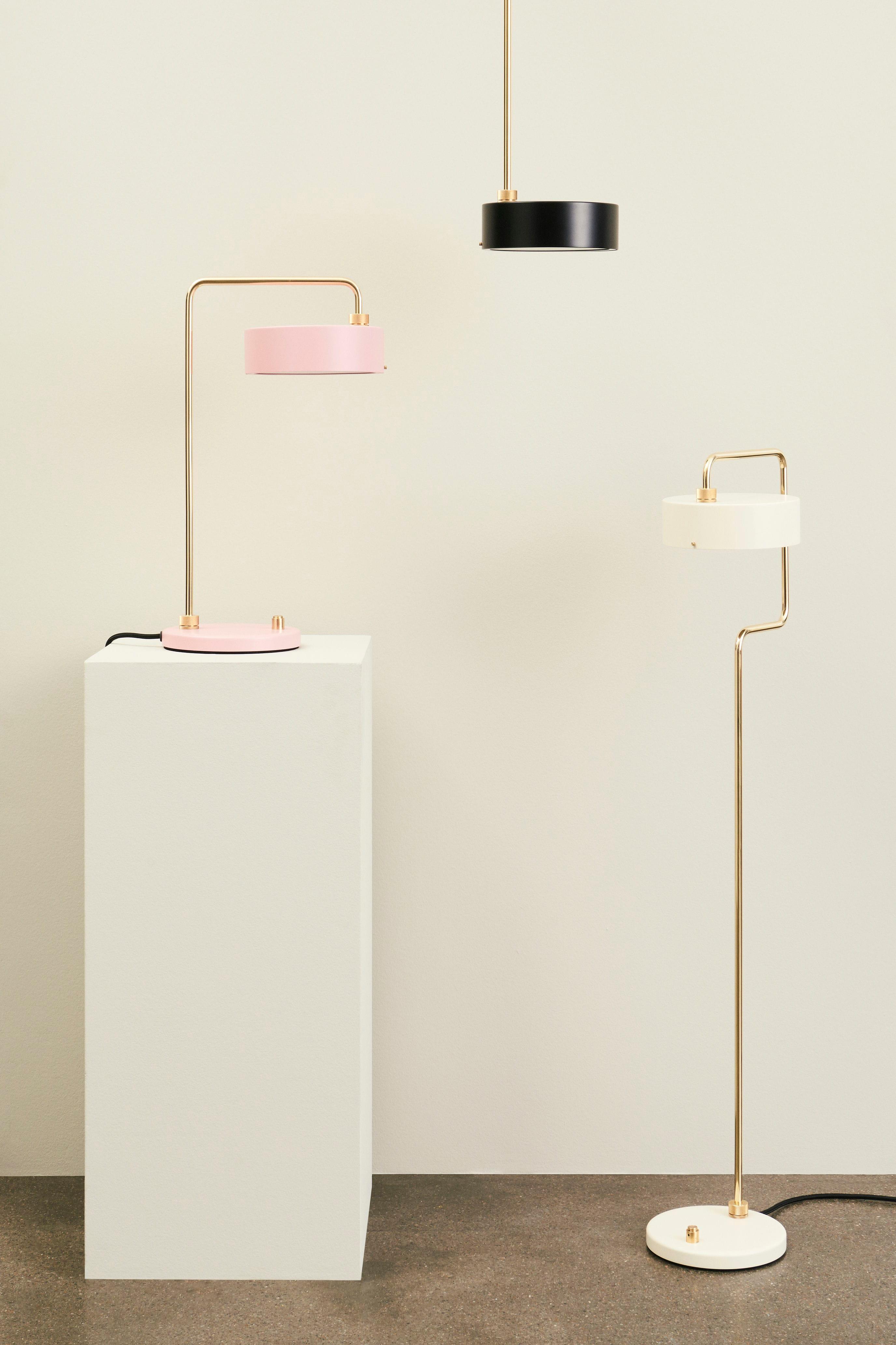 Petite Machine table lamp light pink