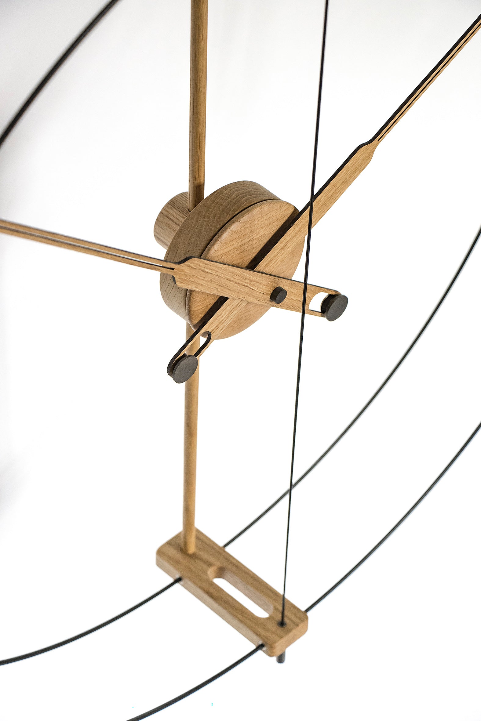 Nástěnné hodiny MINI BARCELONA PREMIUM dubové dřevo s černým povrchem