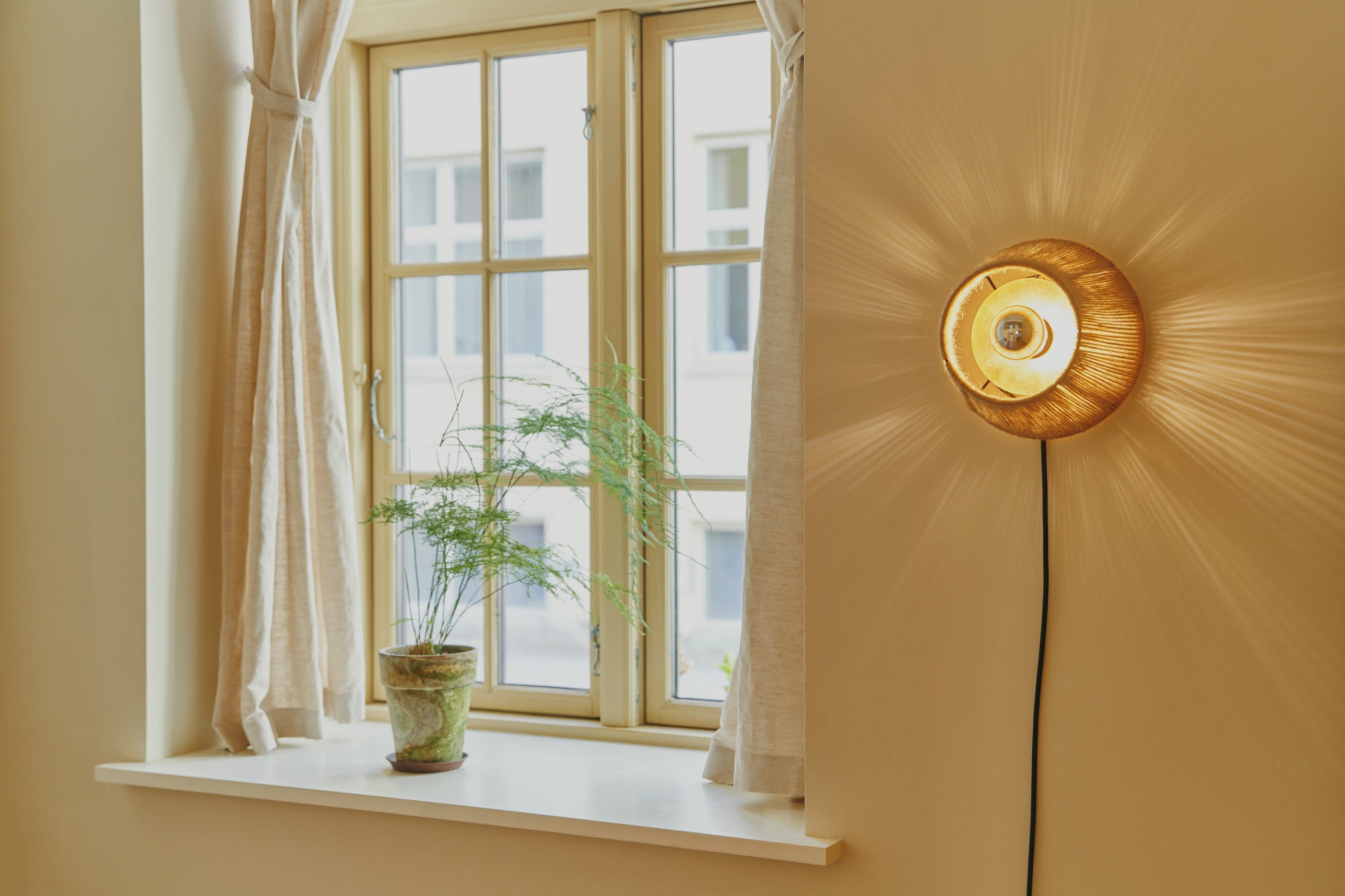 Lampa ścienna RO juta