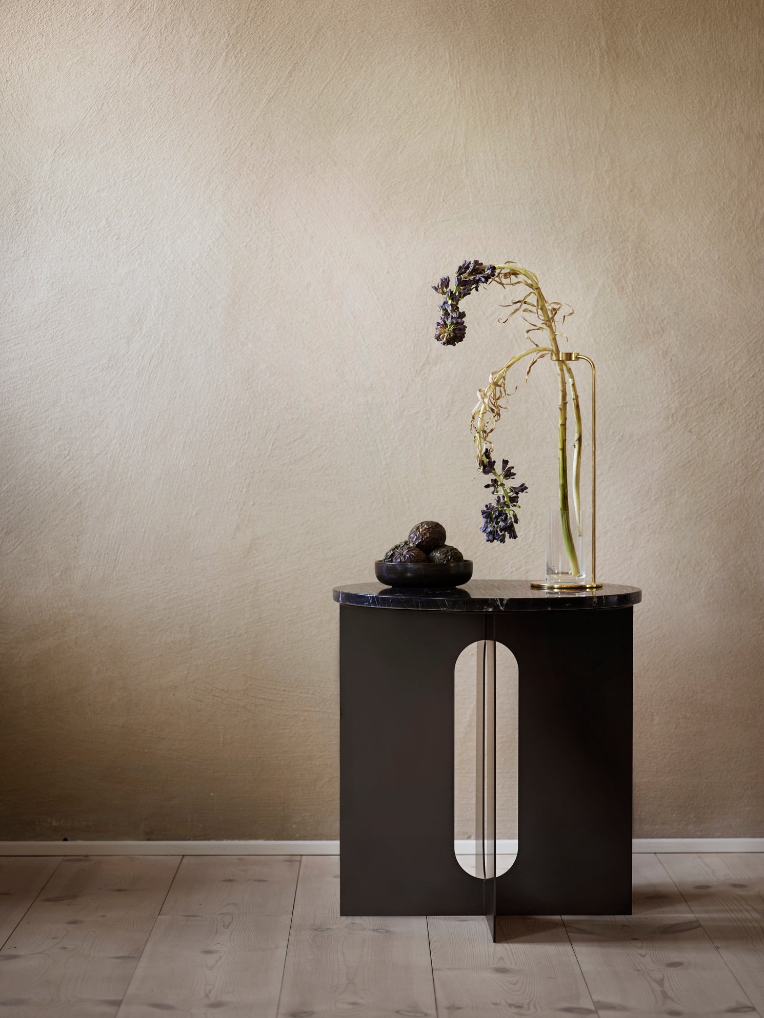 ANDROGYNE black side table