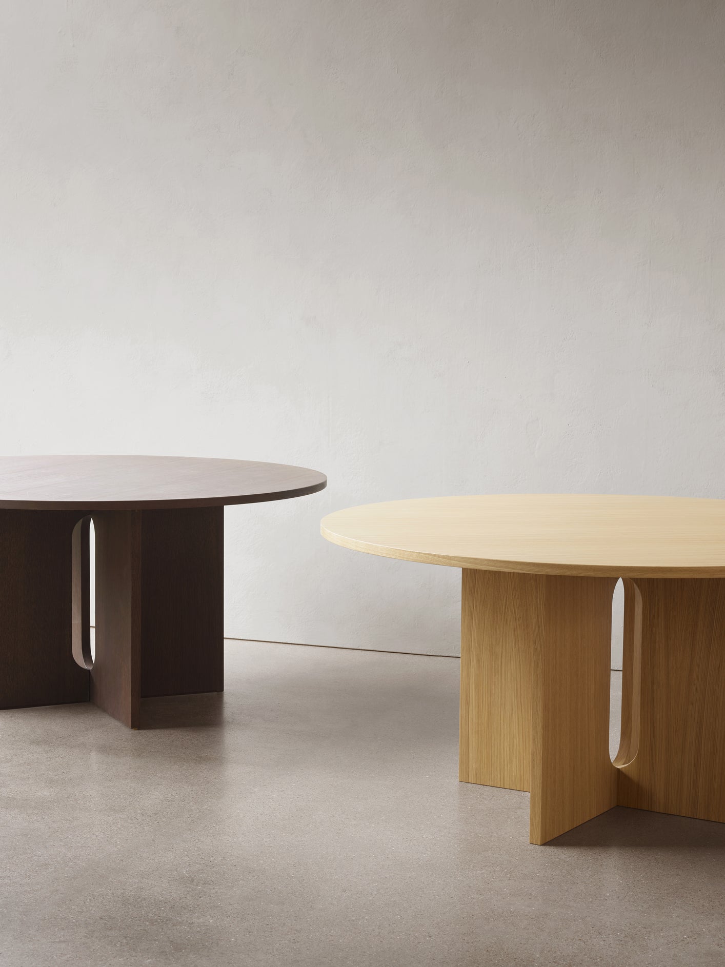 ANDROGYNE oak veneer table