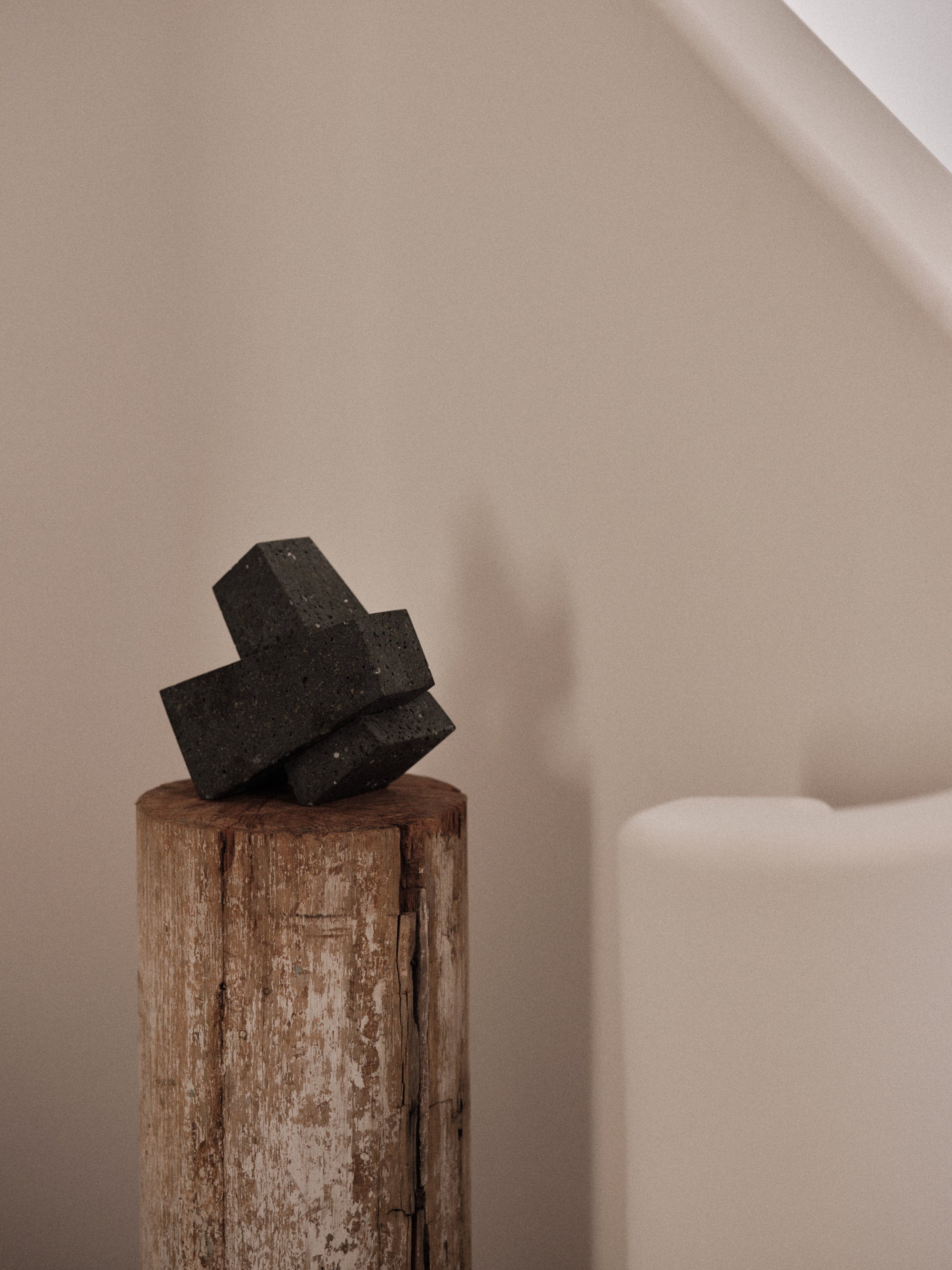 CONVERAGE bookends lava stone