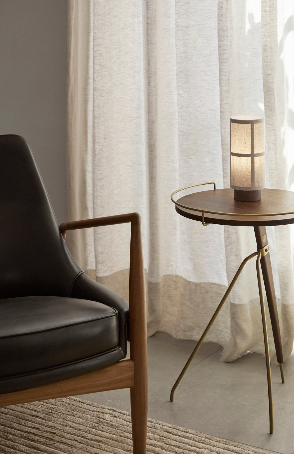 Přenosná lampa HASHIRA len s jasanovou základnou