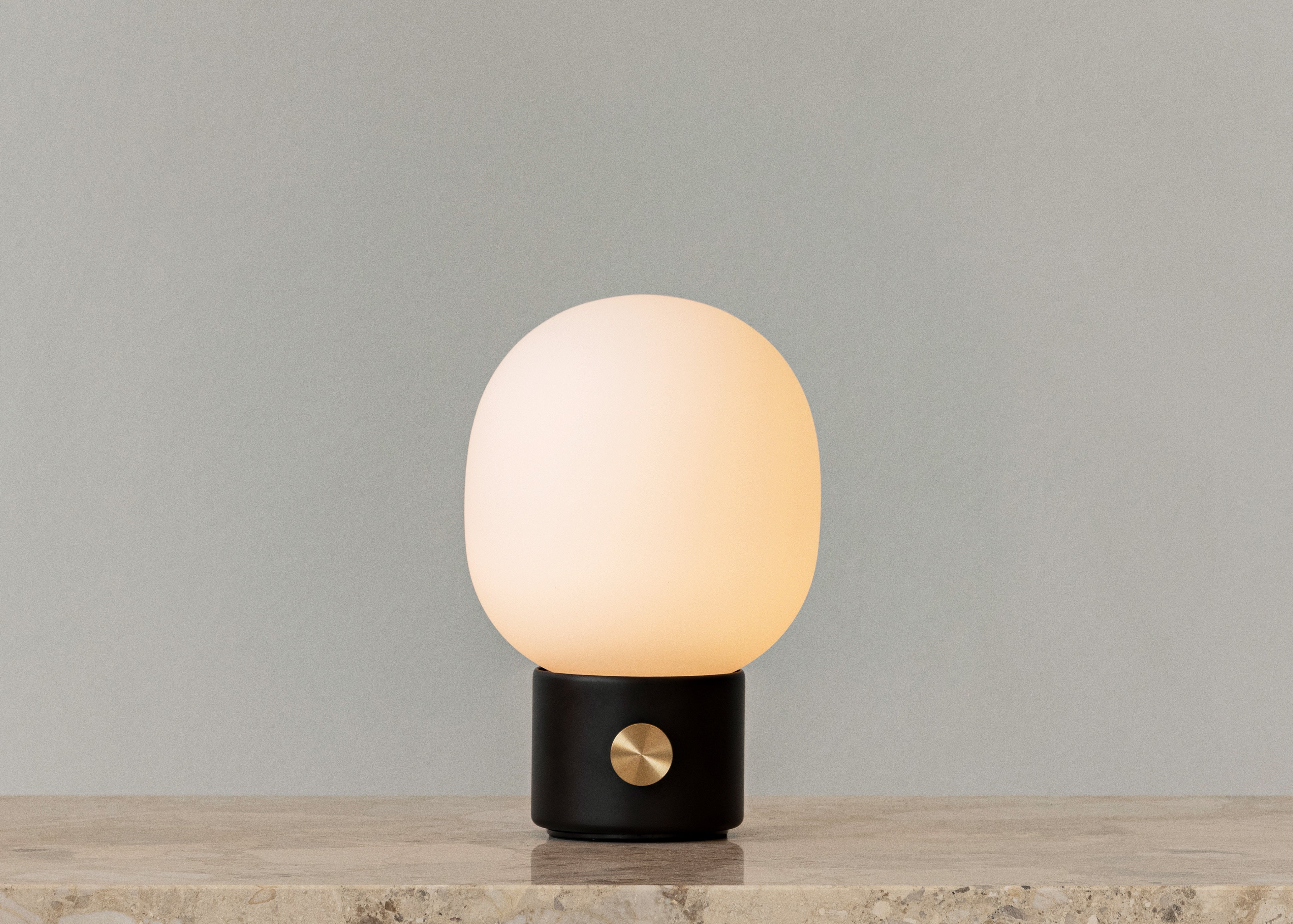 Přenosná lampa JWDA černá