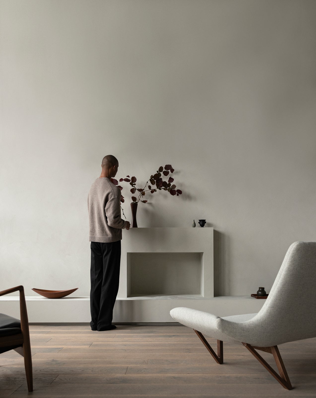 PAGODE gray sofa with oak base