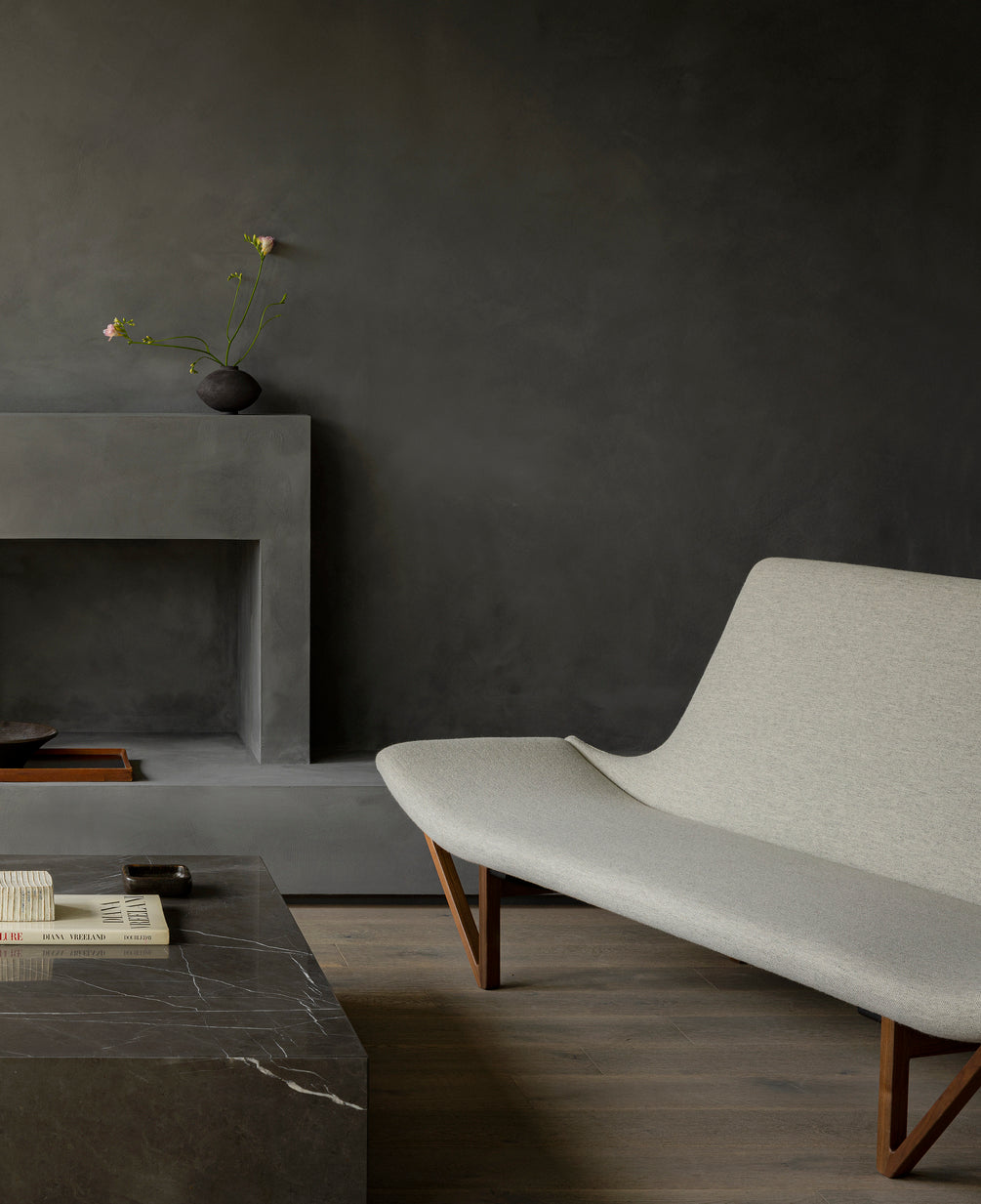 PAGODE gray sofa with oak base