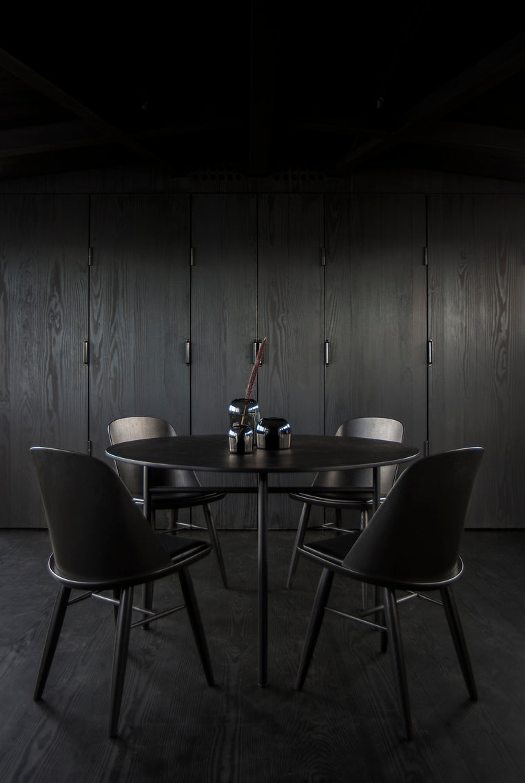 Round table SNAREGADE dark oak veneer