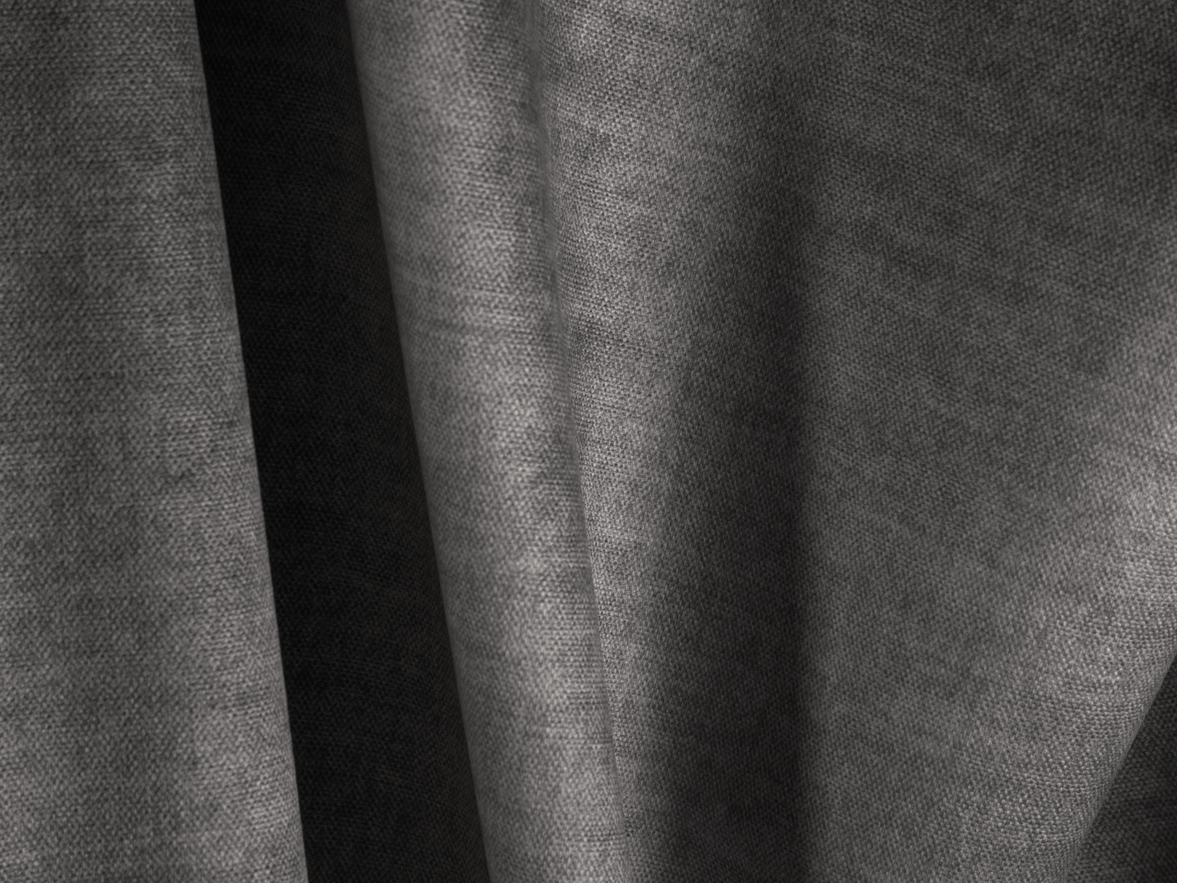 Left -handed velvet corner with Martin Gray table