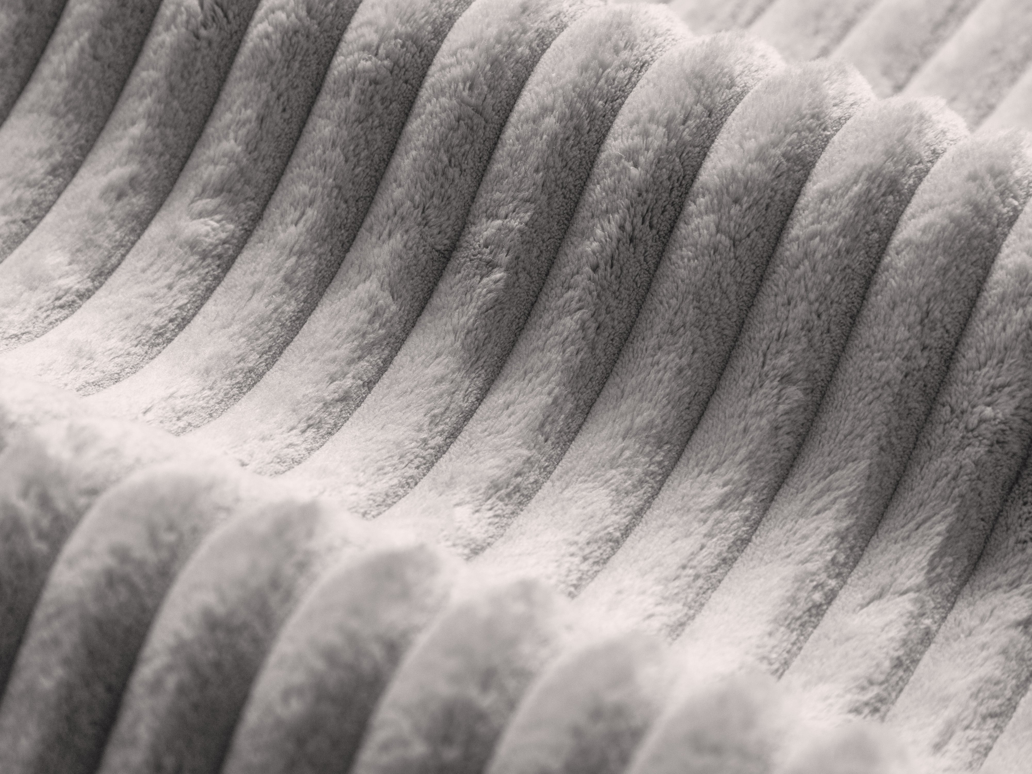 Right -sided corner with Martin Jasnoszary Cordurian table