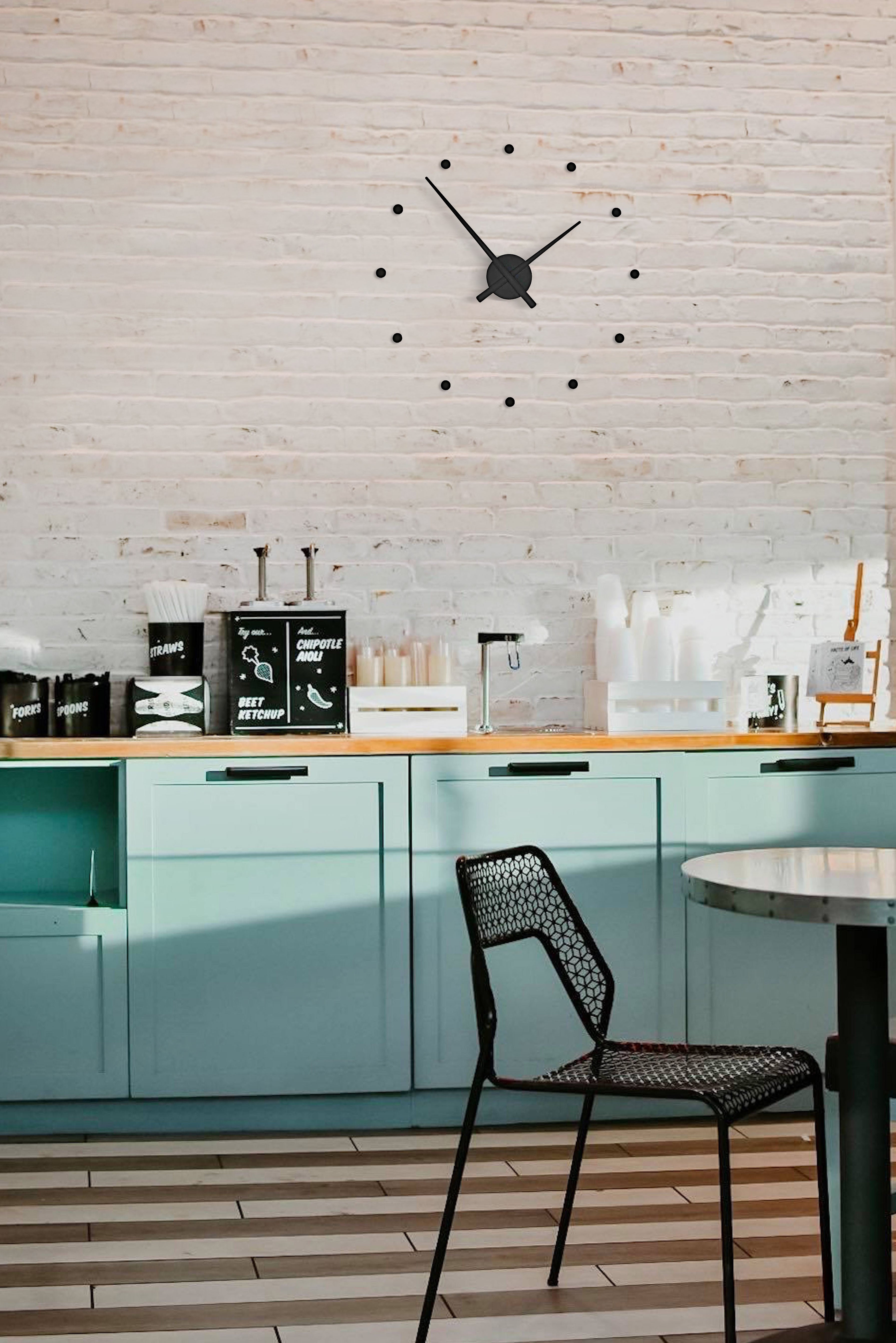 Nástěnné hodiny OJ MINI černé