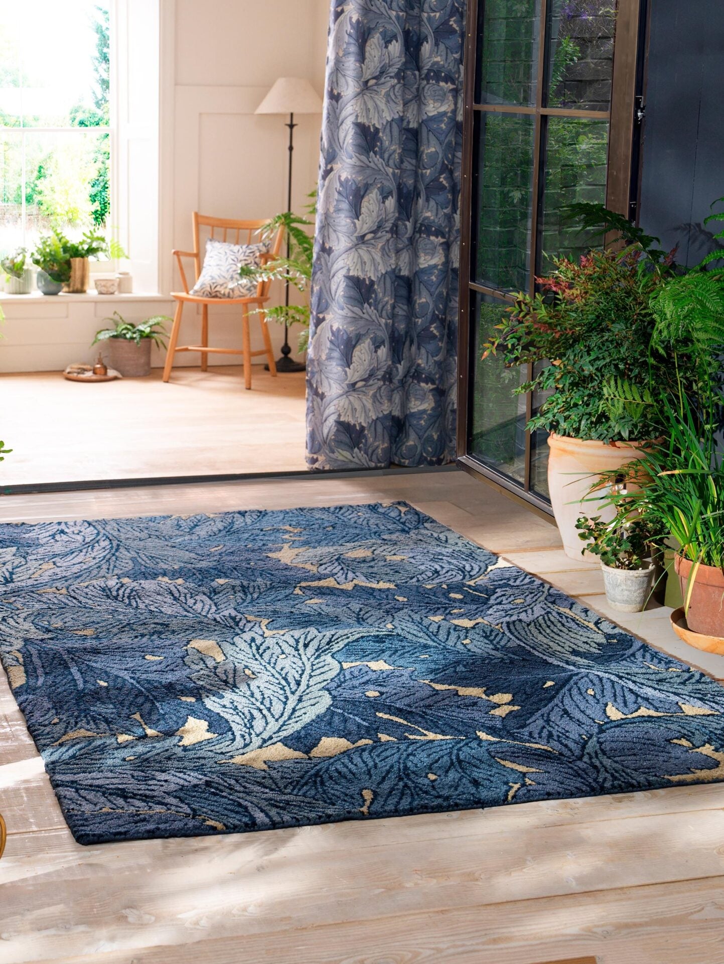 Acanthus indigo blue rug blue