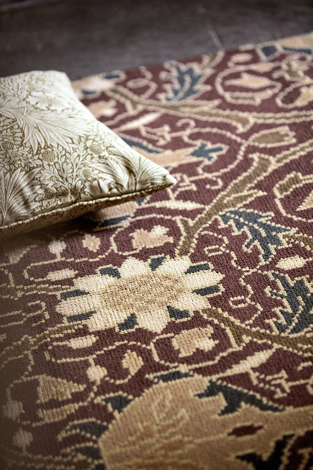 MONTREAL RUSSET rug in burgundy-beige
