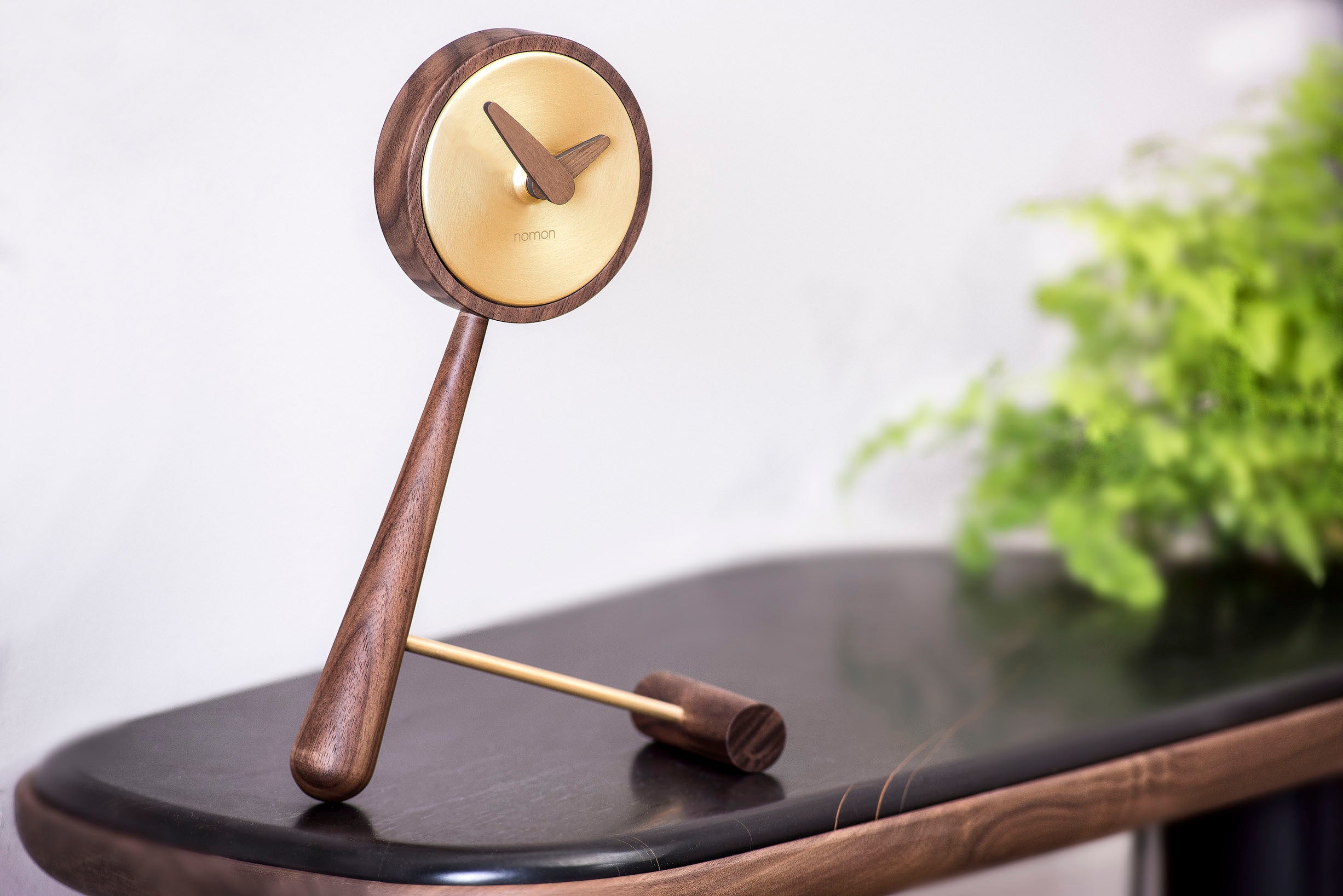 MINI PUNTERO table clock walnut wood with brass finish
