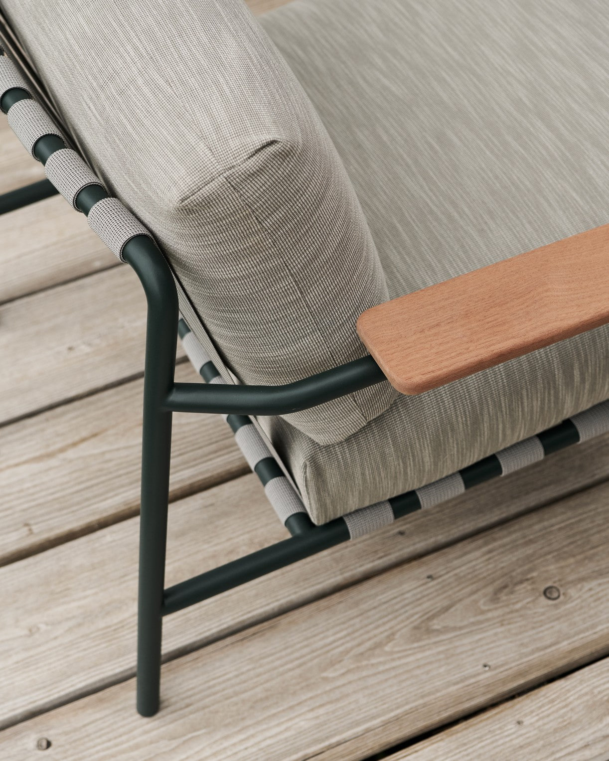 SETTLE gray outdoor armchair with green base [Amelia]