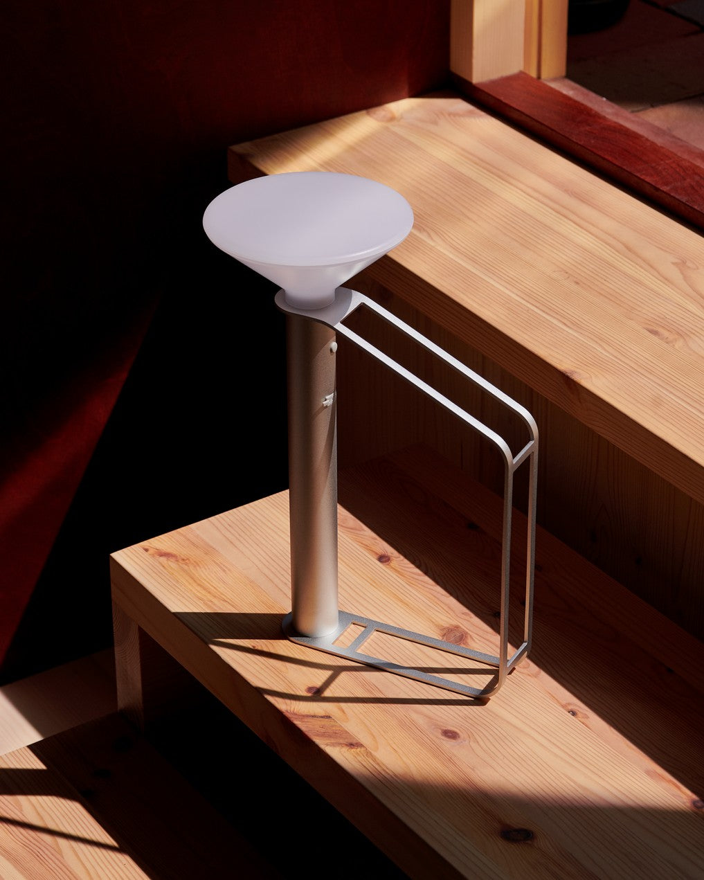 Přenosná venkovní lampa PITON stříbrná