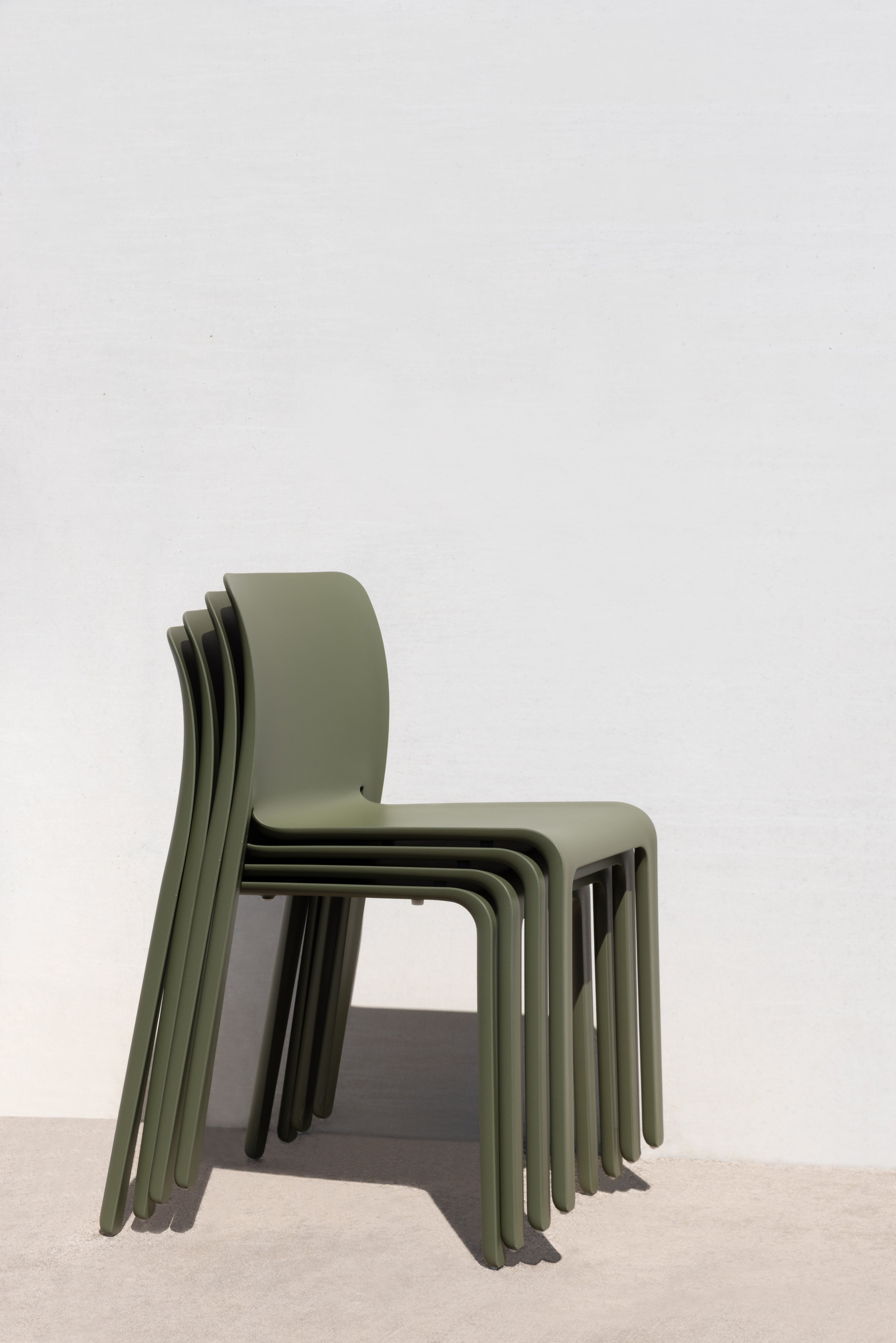 FIRST outdoor chair white