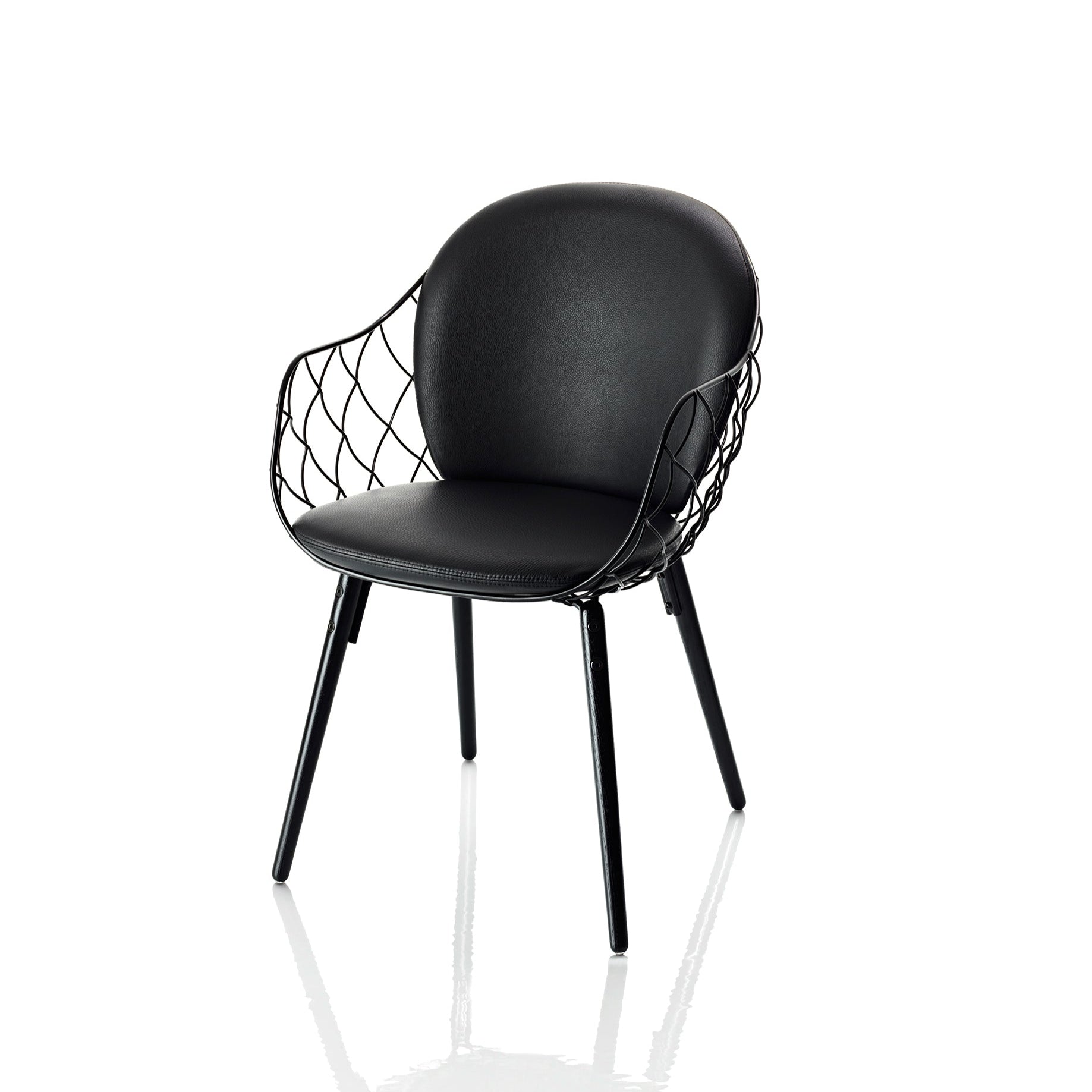 PIÑA chair in black leather with a black ash base