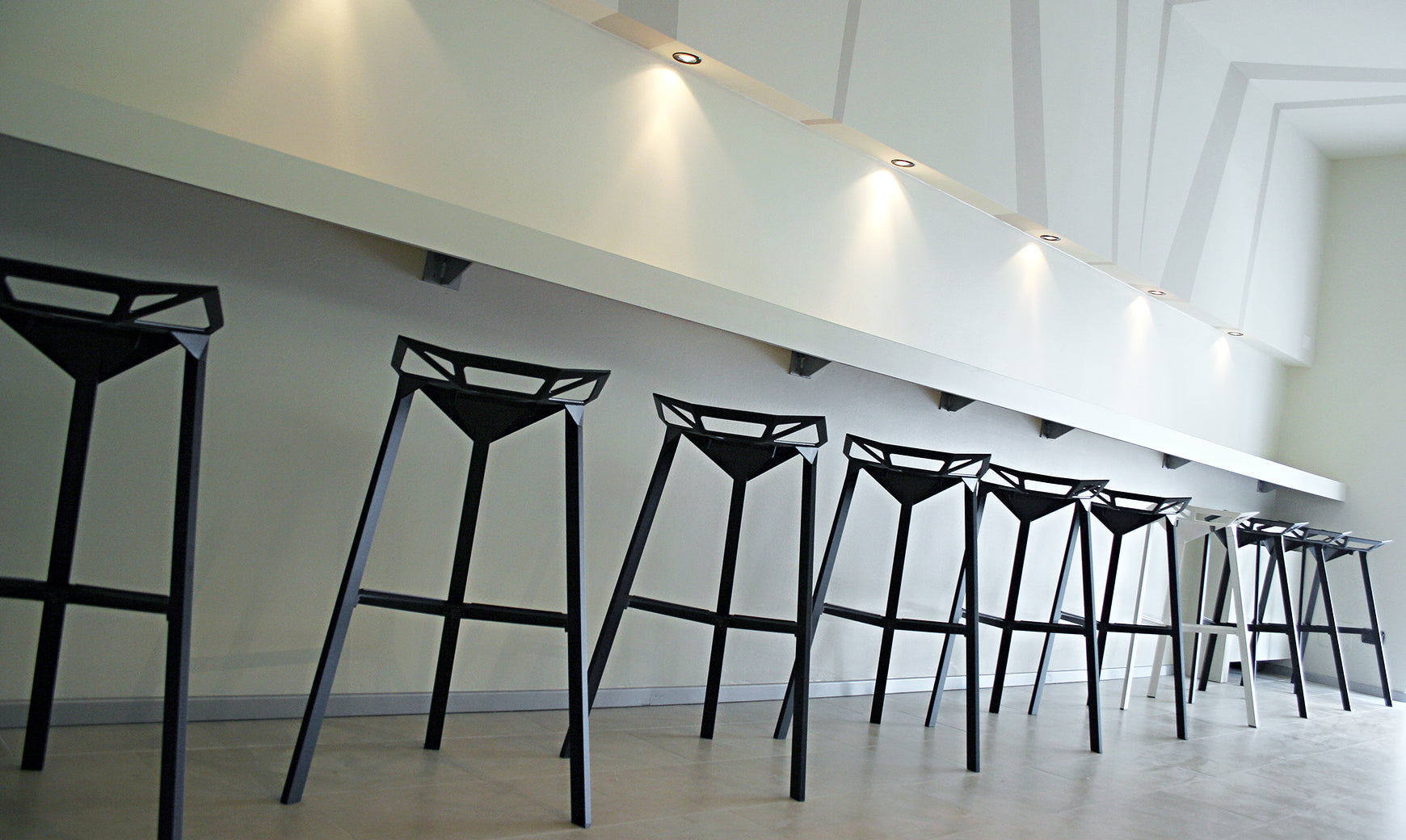 Hoker STOOL_ONE červený