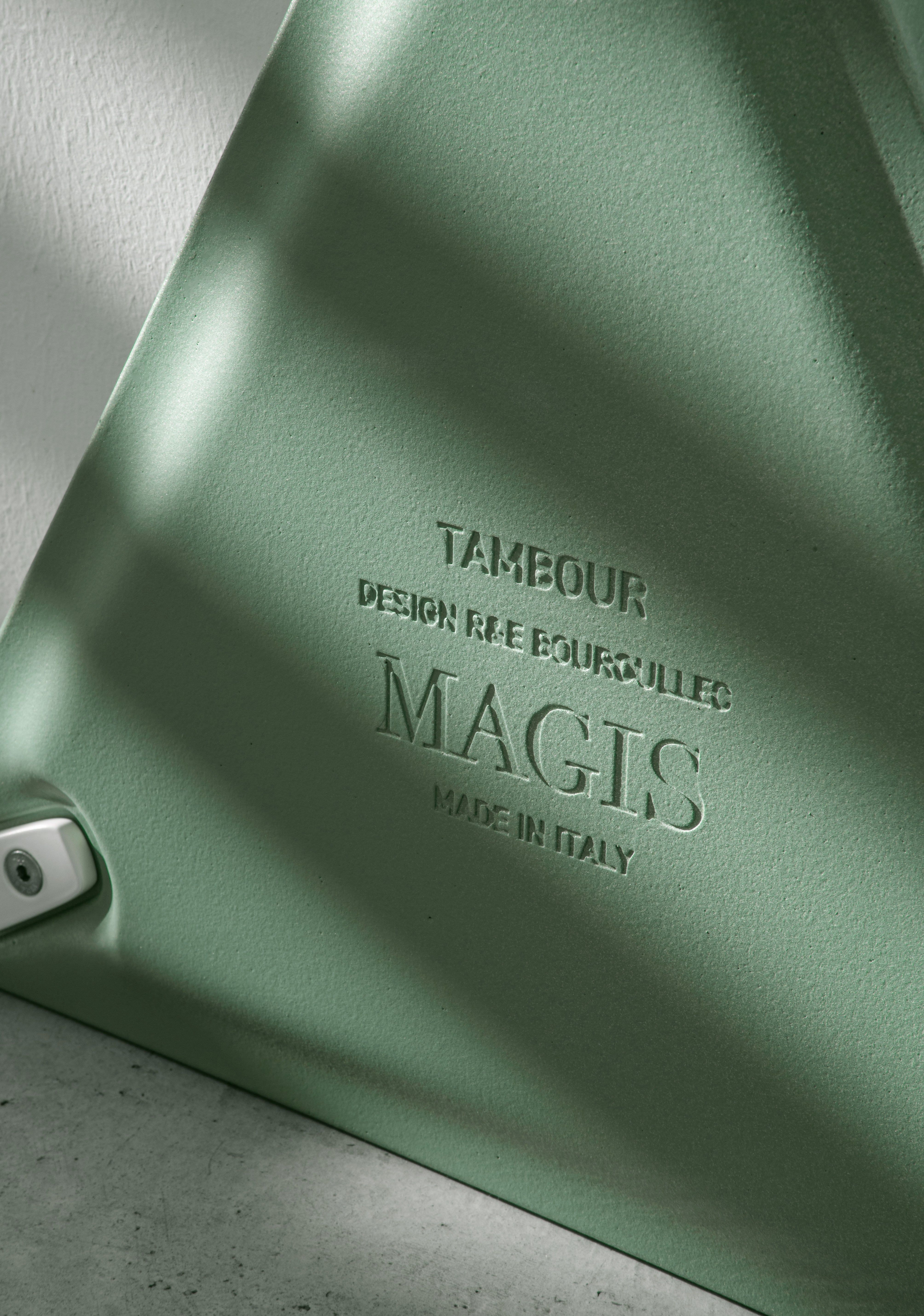 TAMBOUR green concrete coffee table