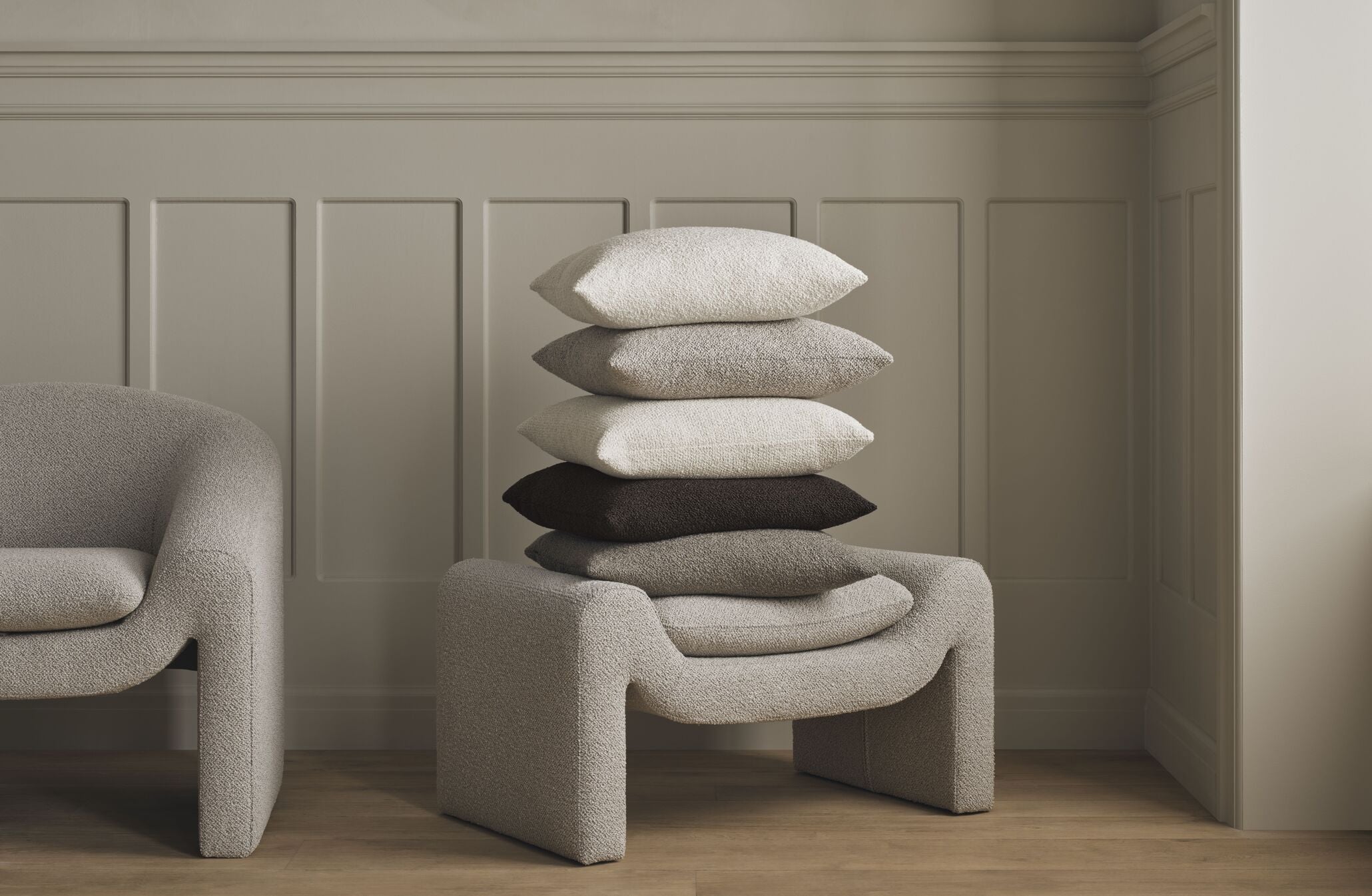 Čalouněný podnožník MIELO