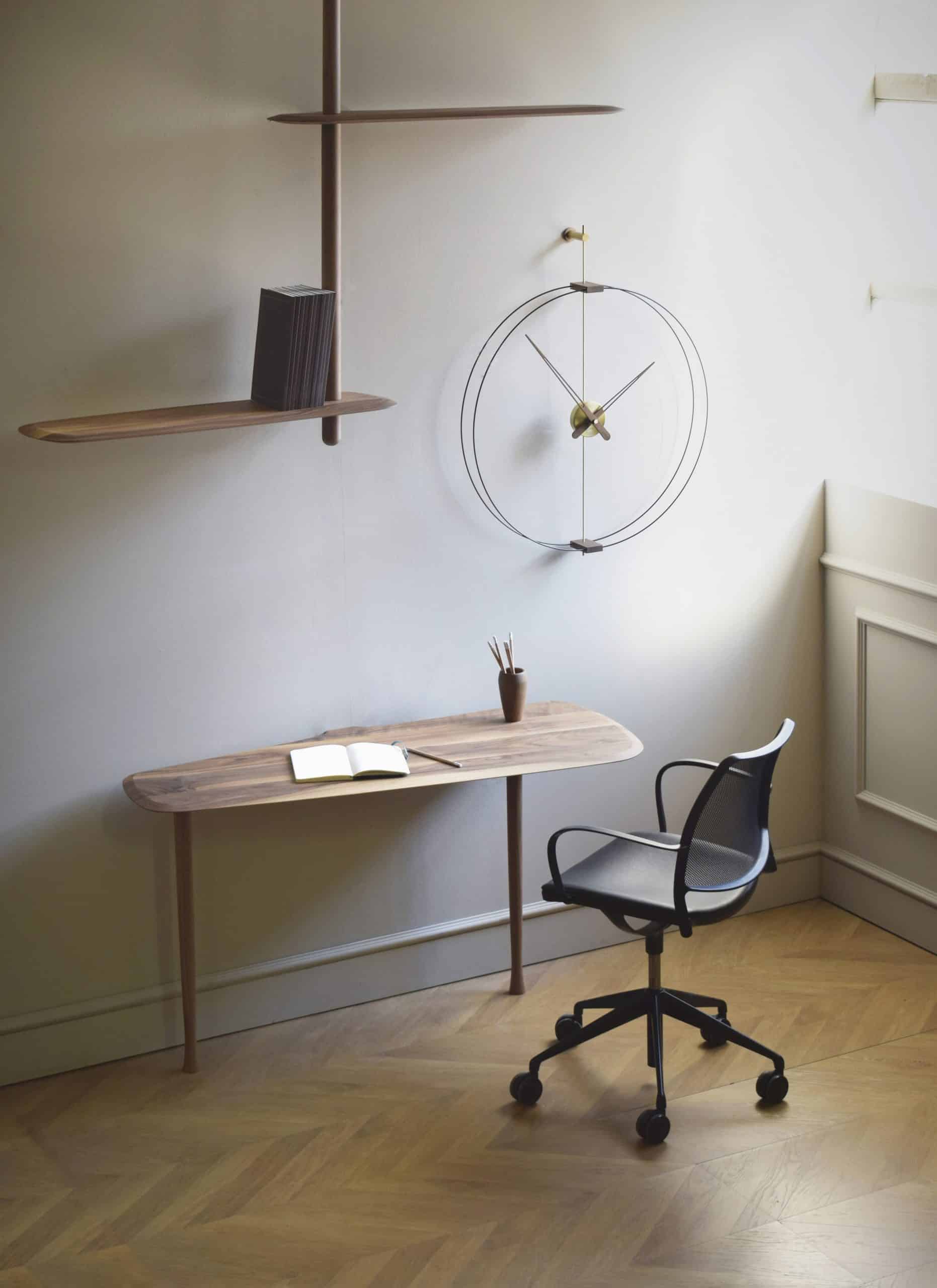 Nástěnné hodiny BARCELONA MINI ořechové dřevo s černou a zlatou