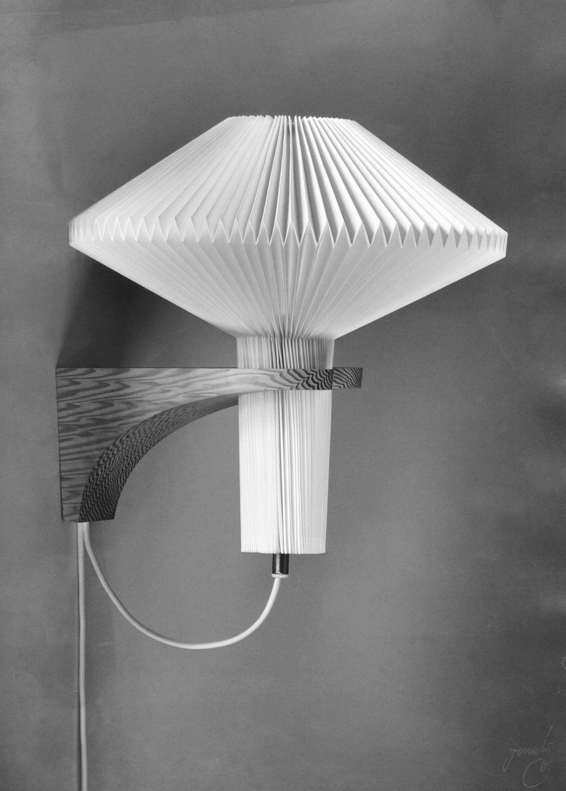 Wall Lamp MODEL 204 MUSHROOM white with dark oak base