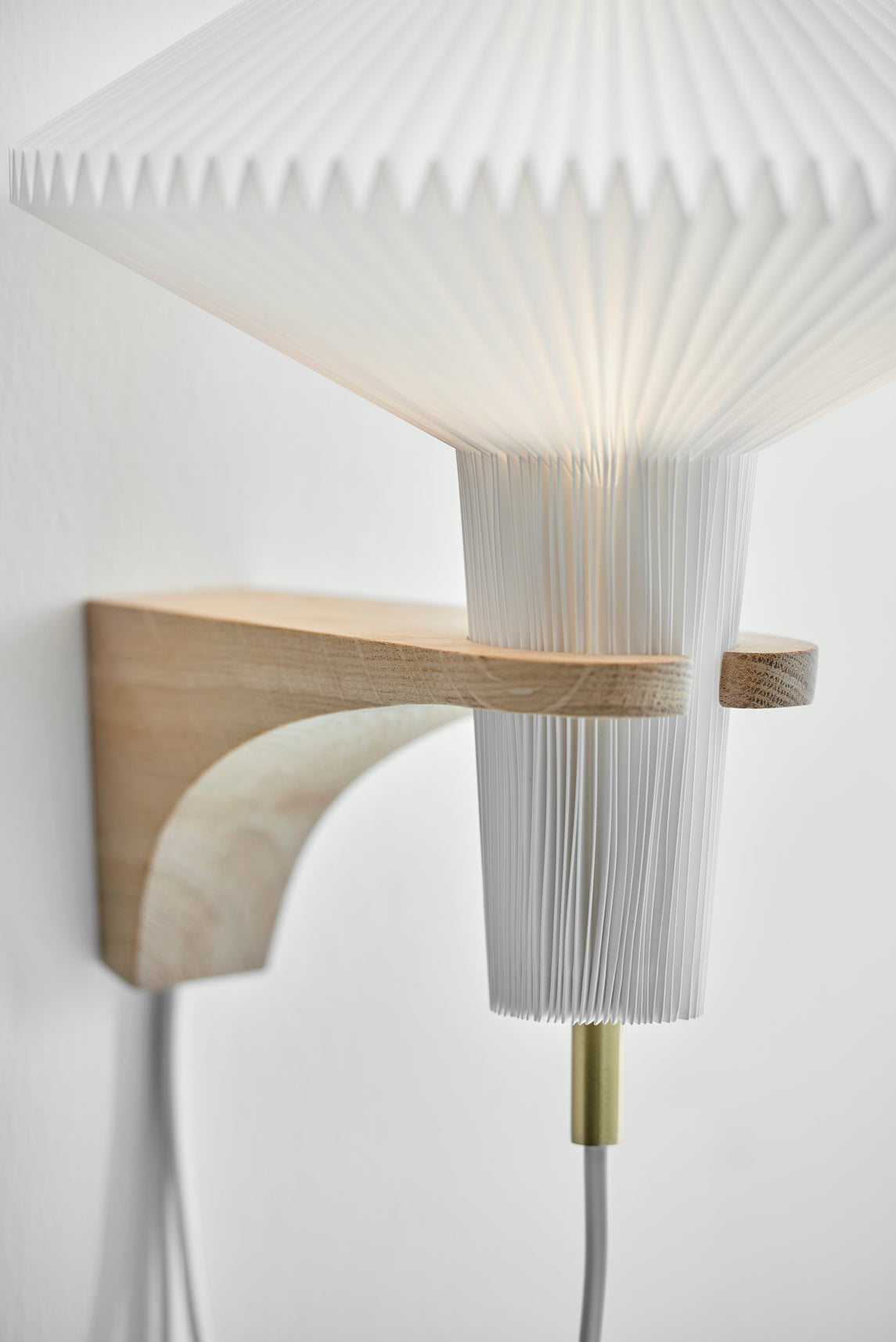Wall Lamp MODEL 204 MUSHROOM white with dark oak base