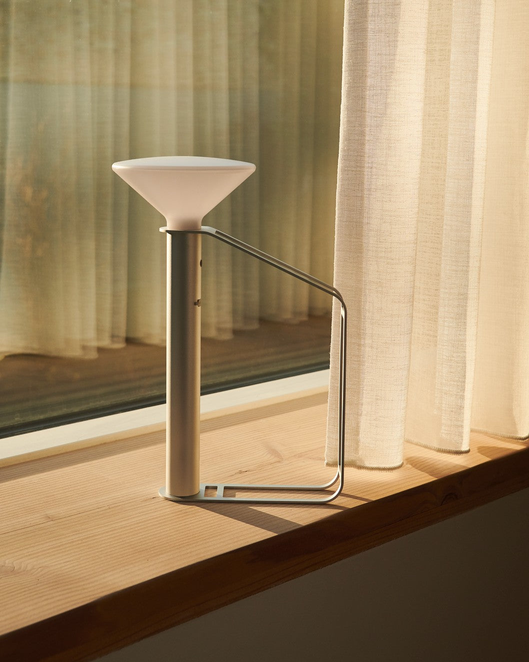 Přenosná venkovní lampa PITON stříbrná