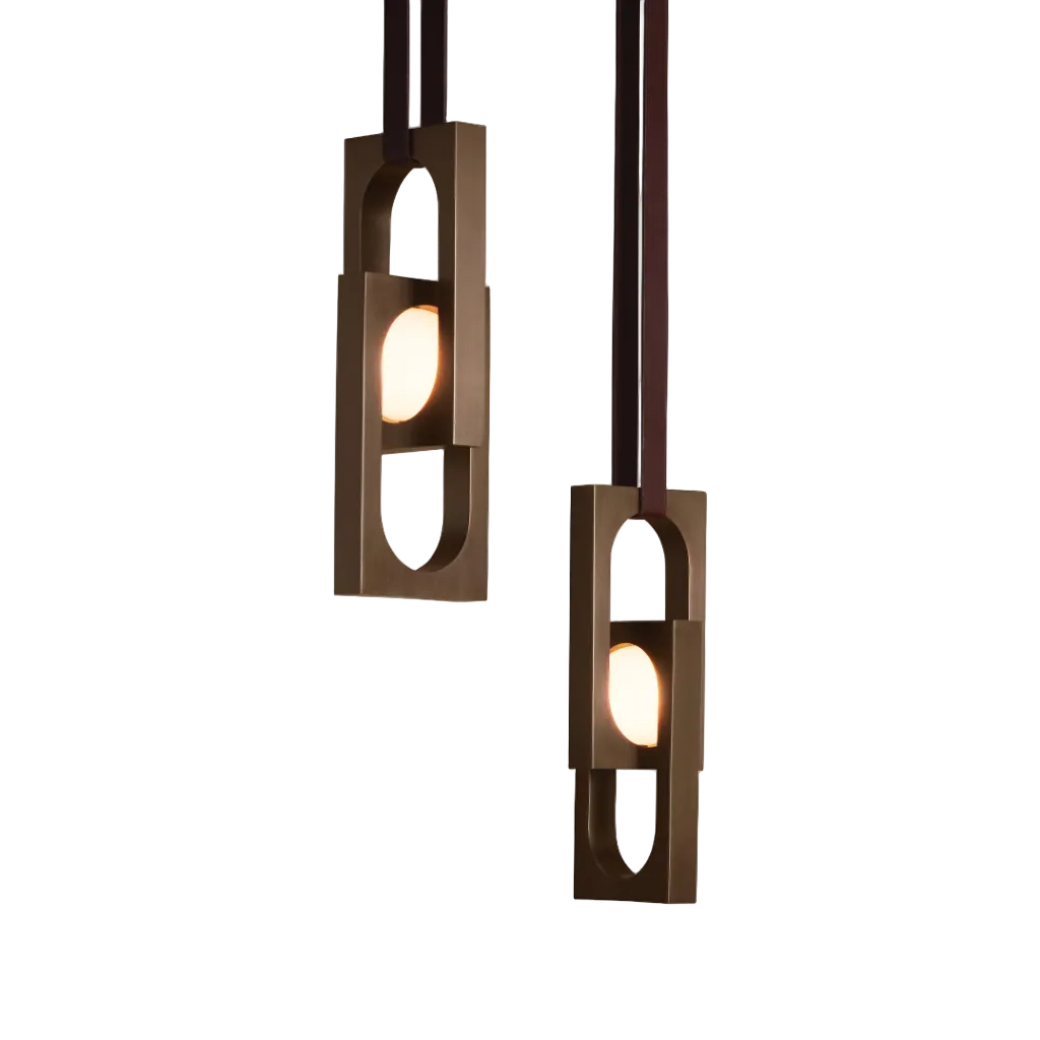 Lampa visící MYTHOS DUO s opálovým stínidlem a černěným mosazným detailem.