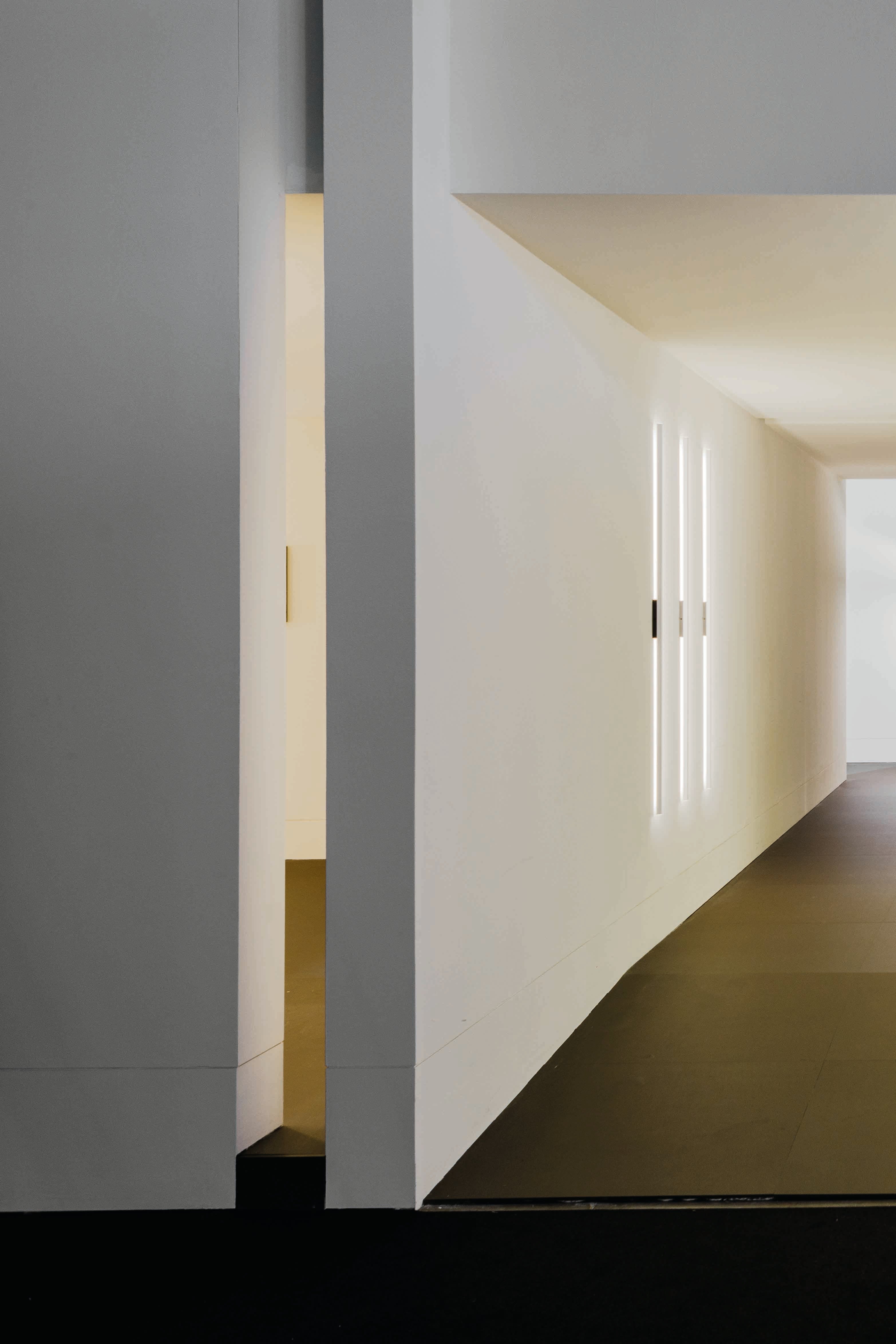 Nástěnná lampa LINESCAPES bílá