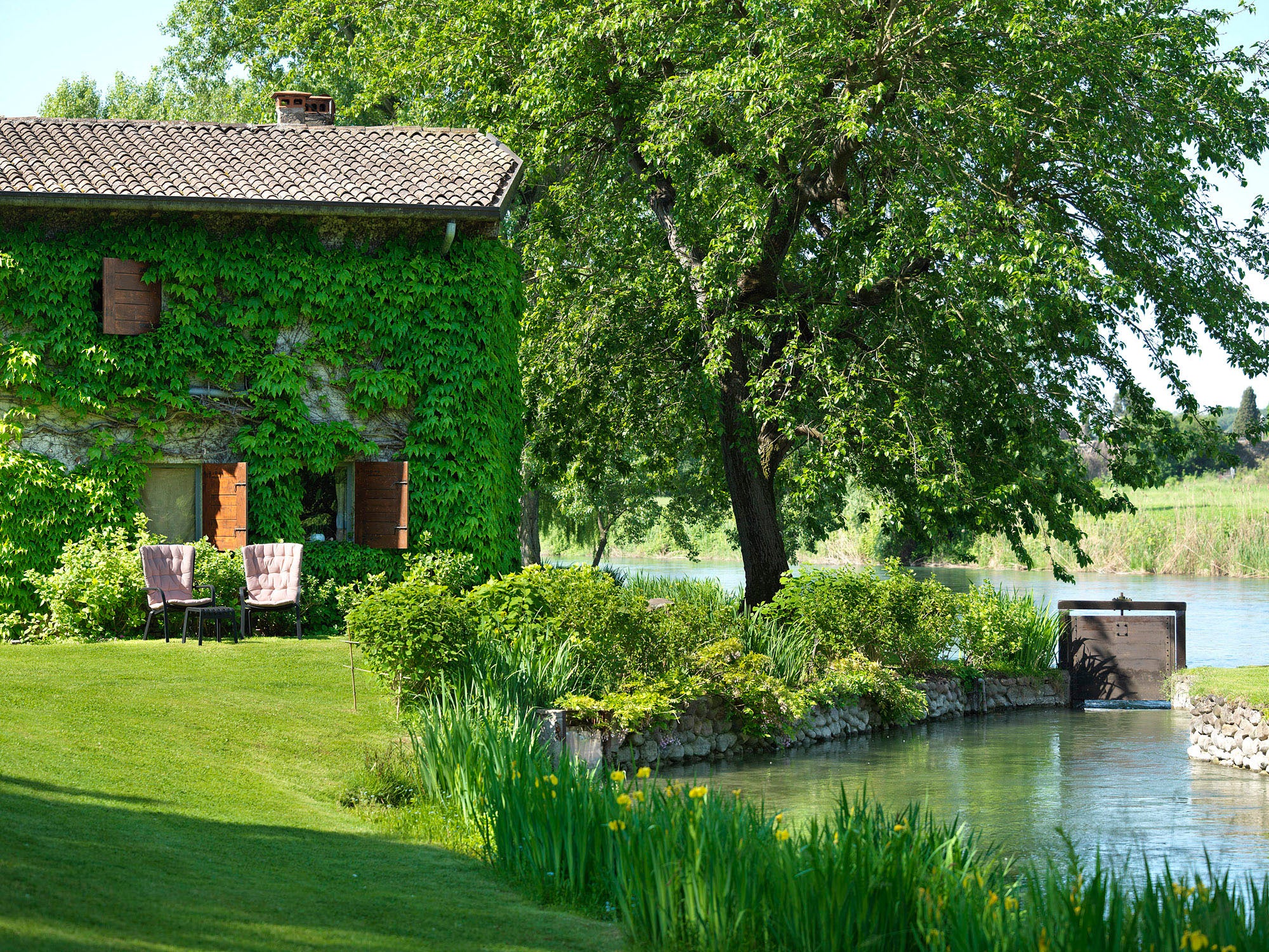 FOLIO Outdoor Armchair in Anthracite