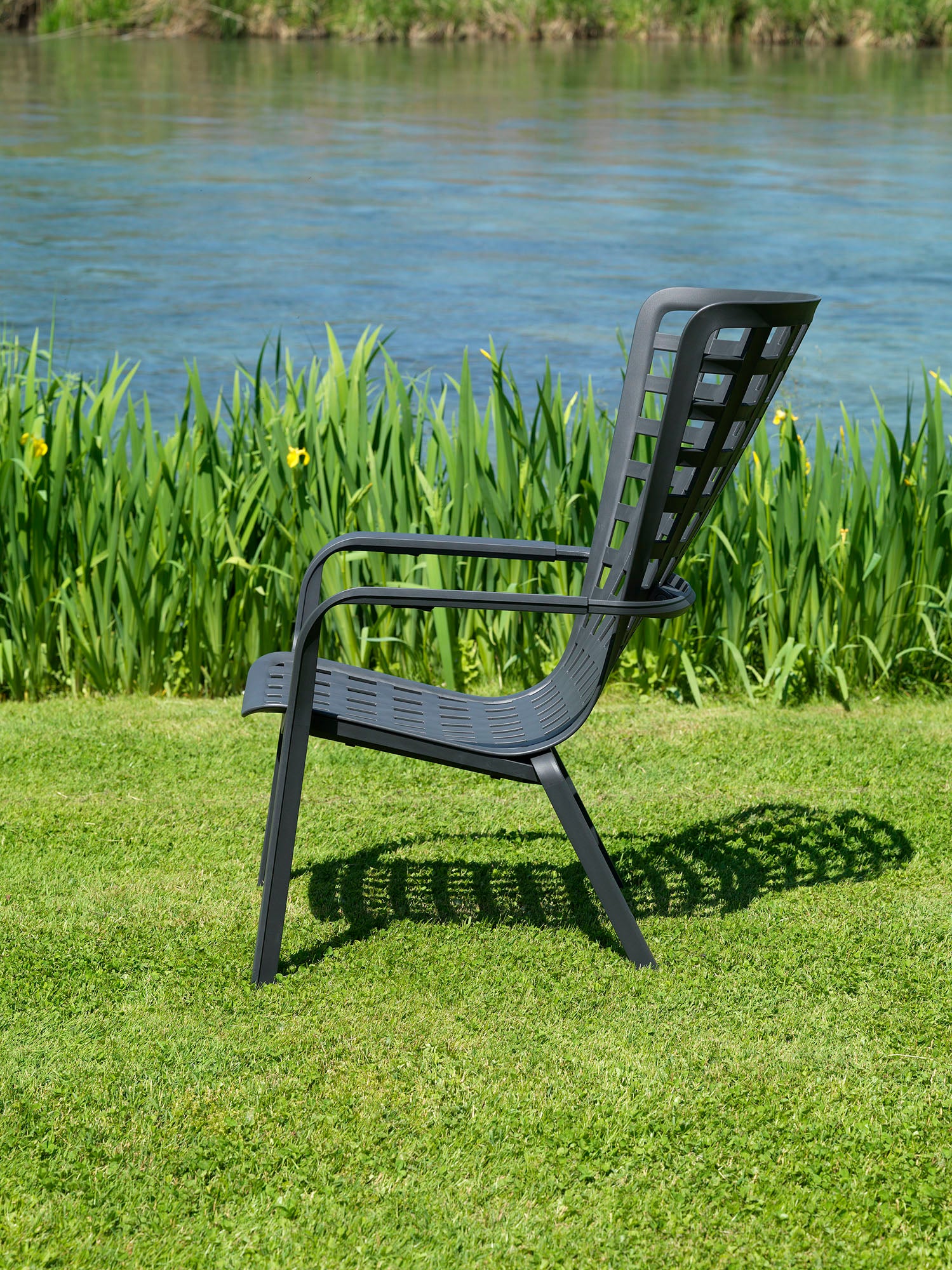 FOLIO Outdoor Armchair in Anthracite
