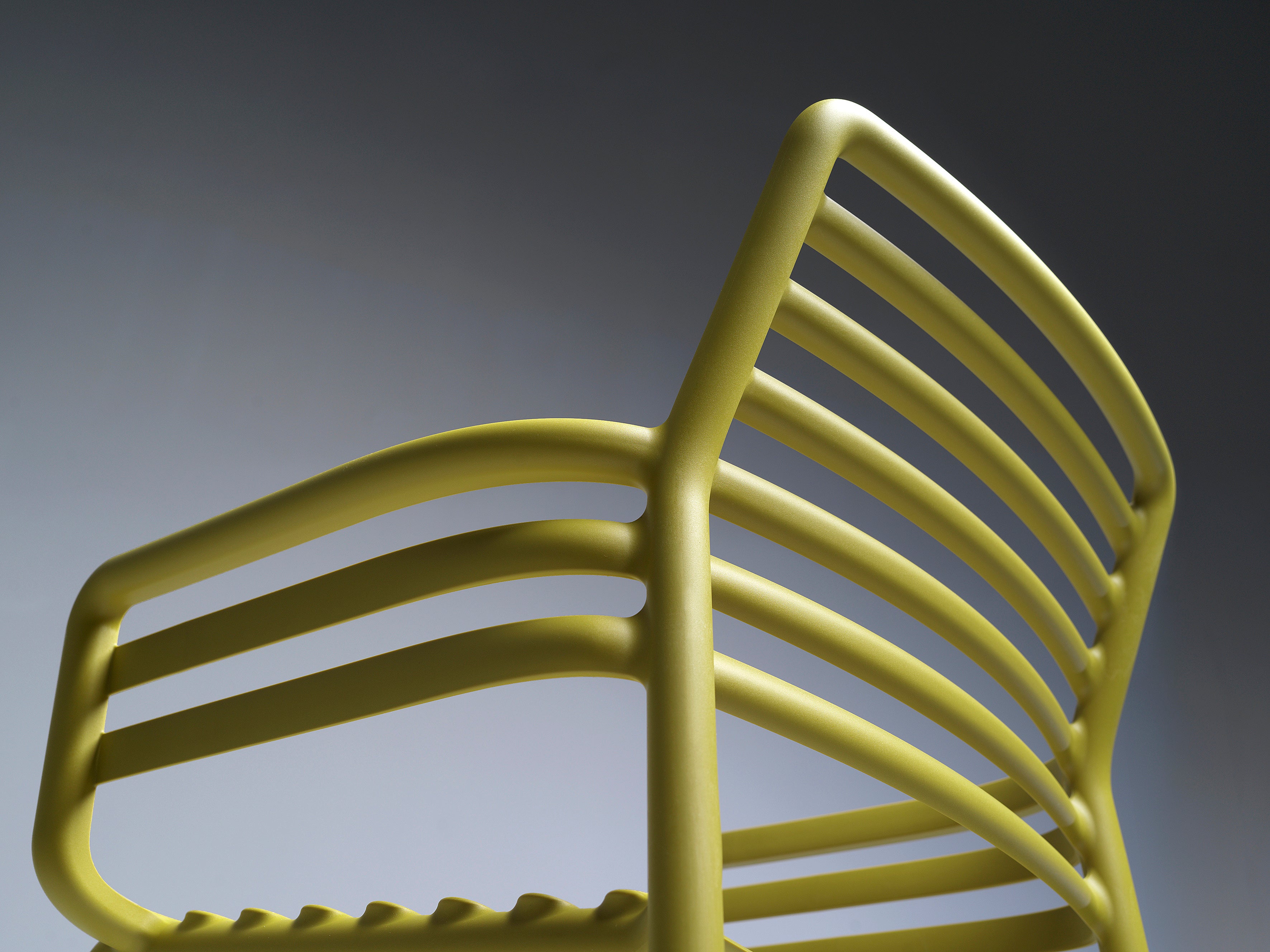 Venkovní křeslo s opěrkami DOGA cappuccino