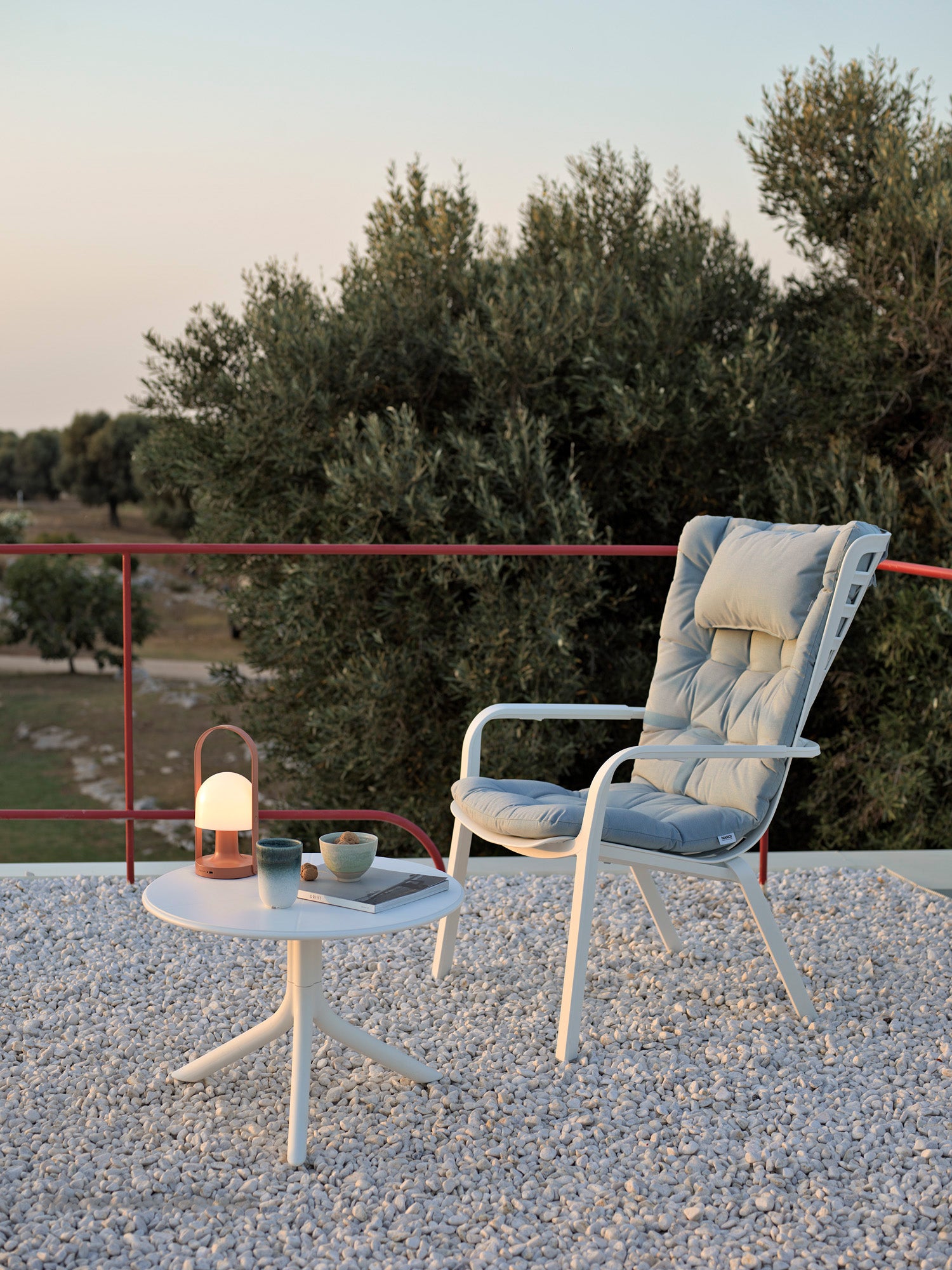 FOLIO White Outdoor Armchair