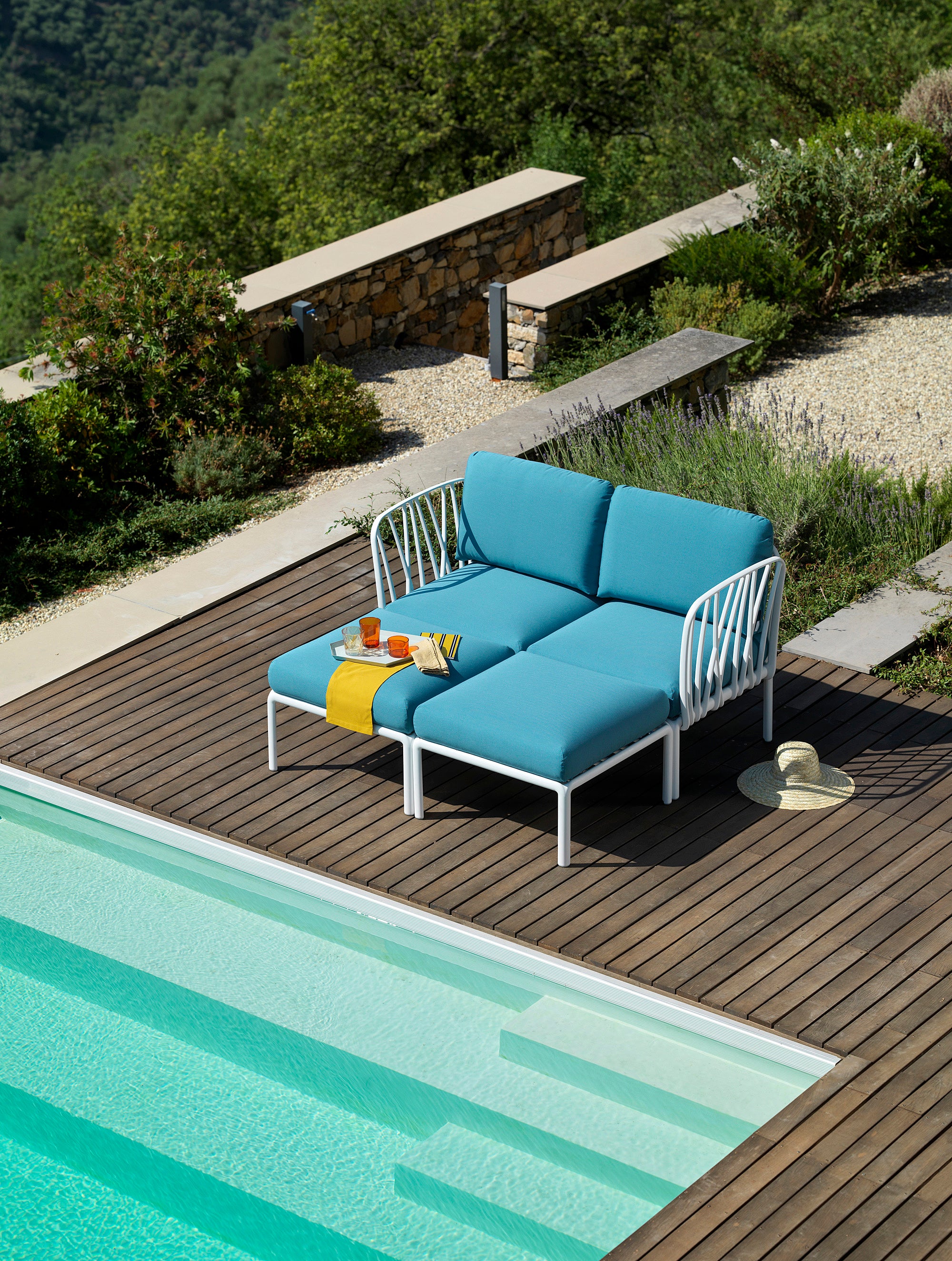 Venkovní puf KOMODO modrý Sunbrella® s antracitovým podstavcem