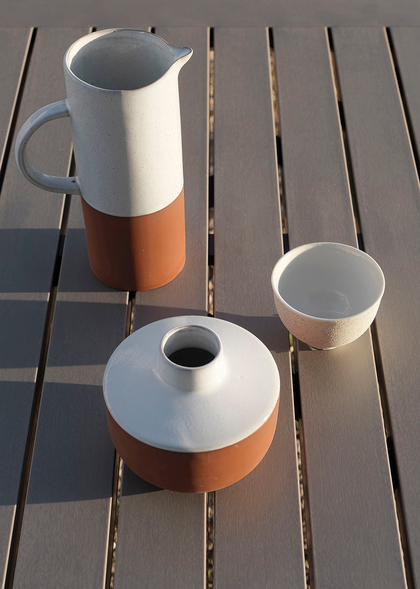 ALLORO taupe extendable outdoor table with white base