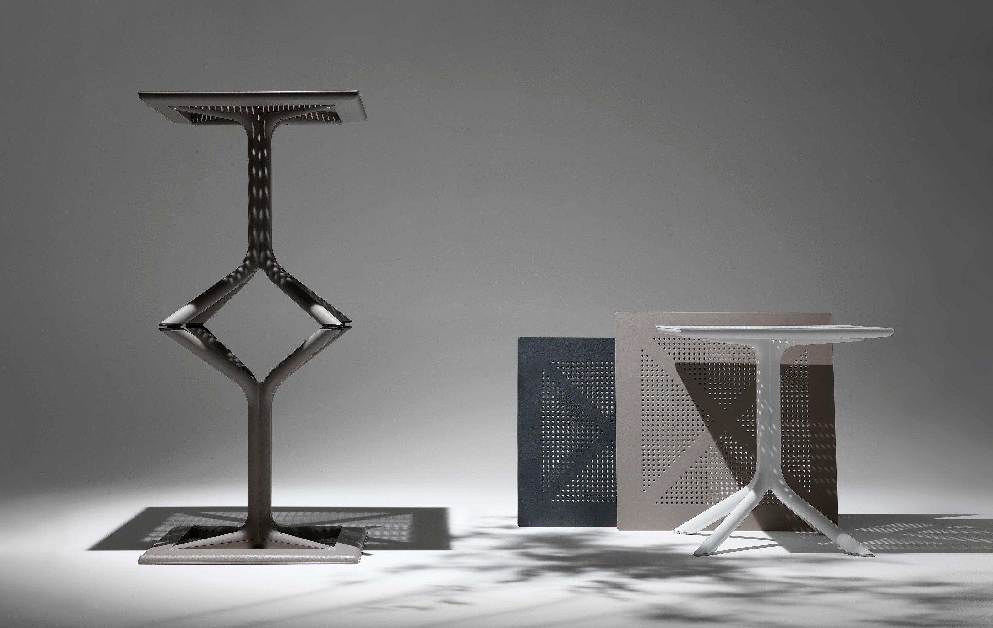 CLIP Taupe Square Outdoor Table