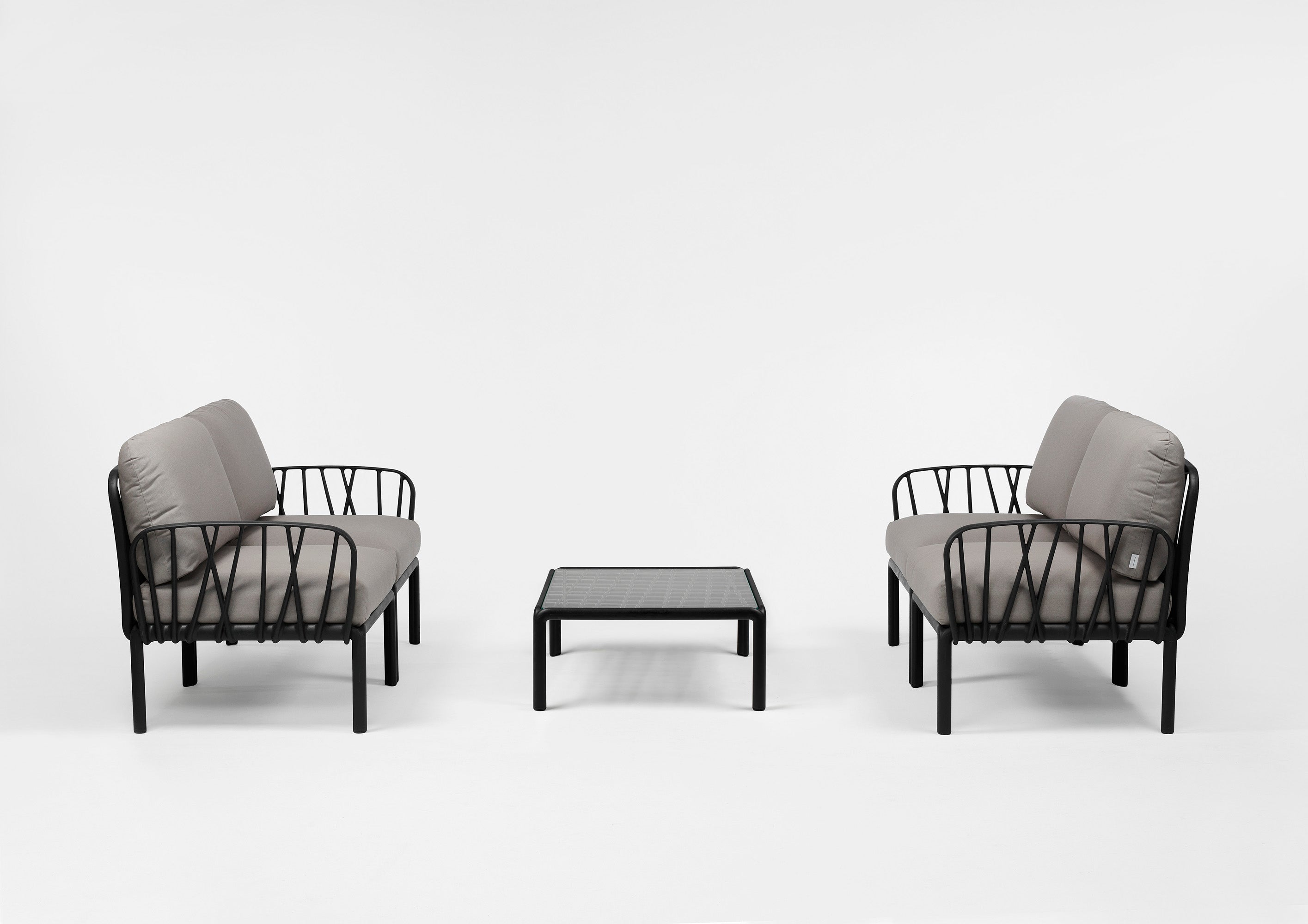 Bílý čtvercový venkovní konferenční stolek KOMODO