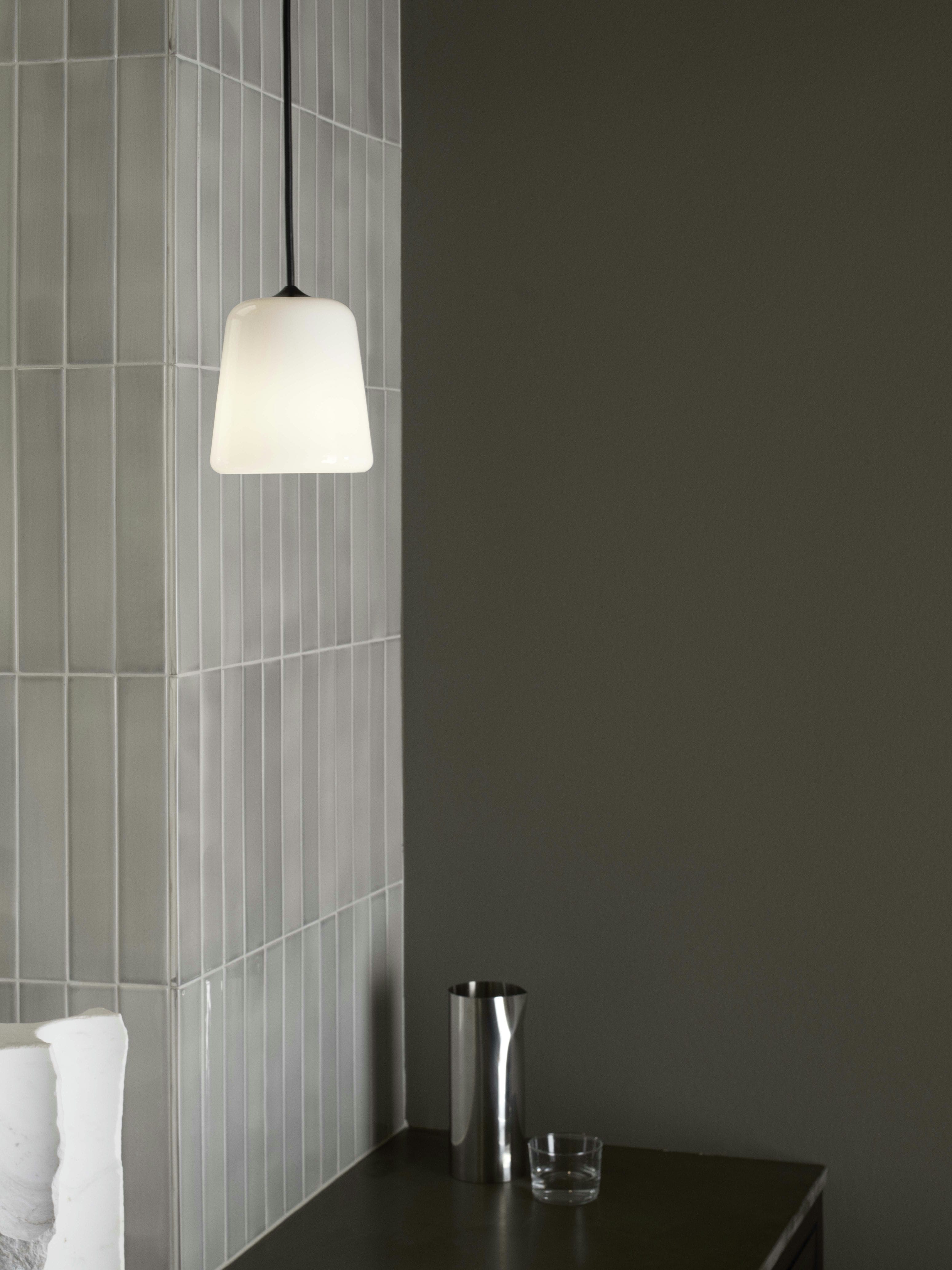 Závěsné svítidlo MATERIAL bílý opalizující