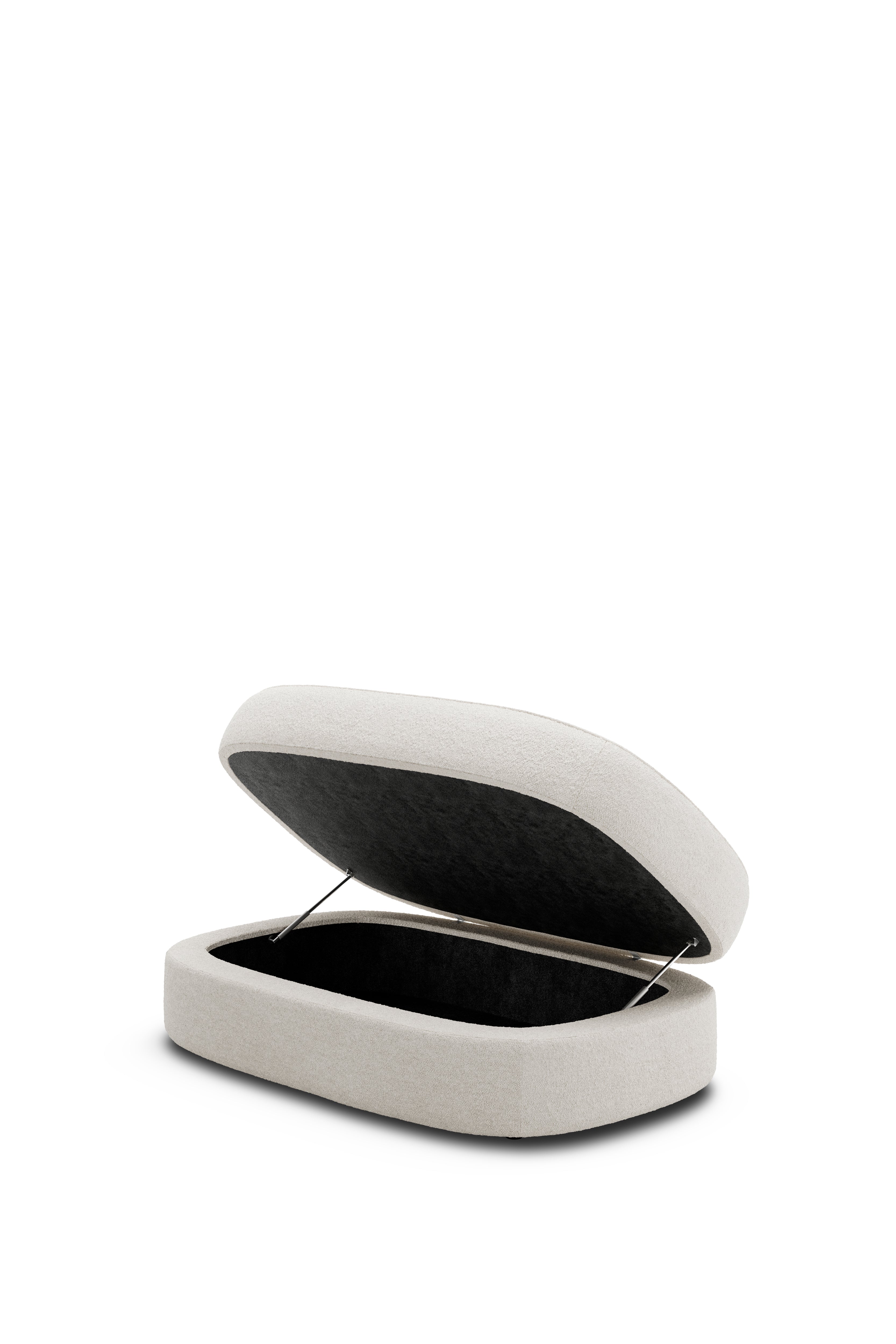 Upholstered pouf