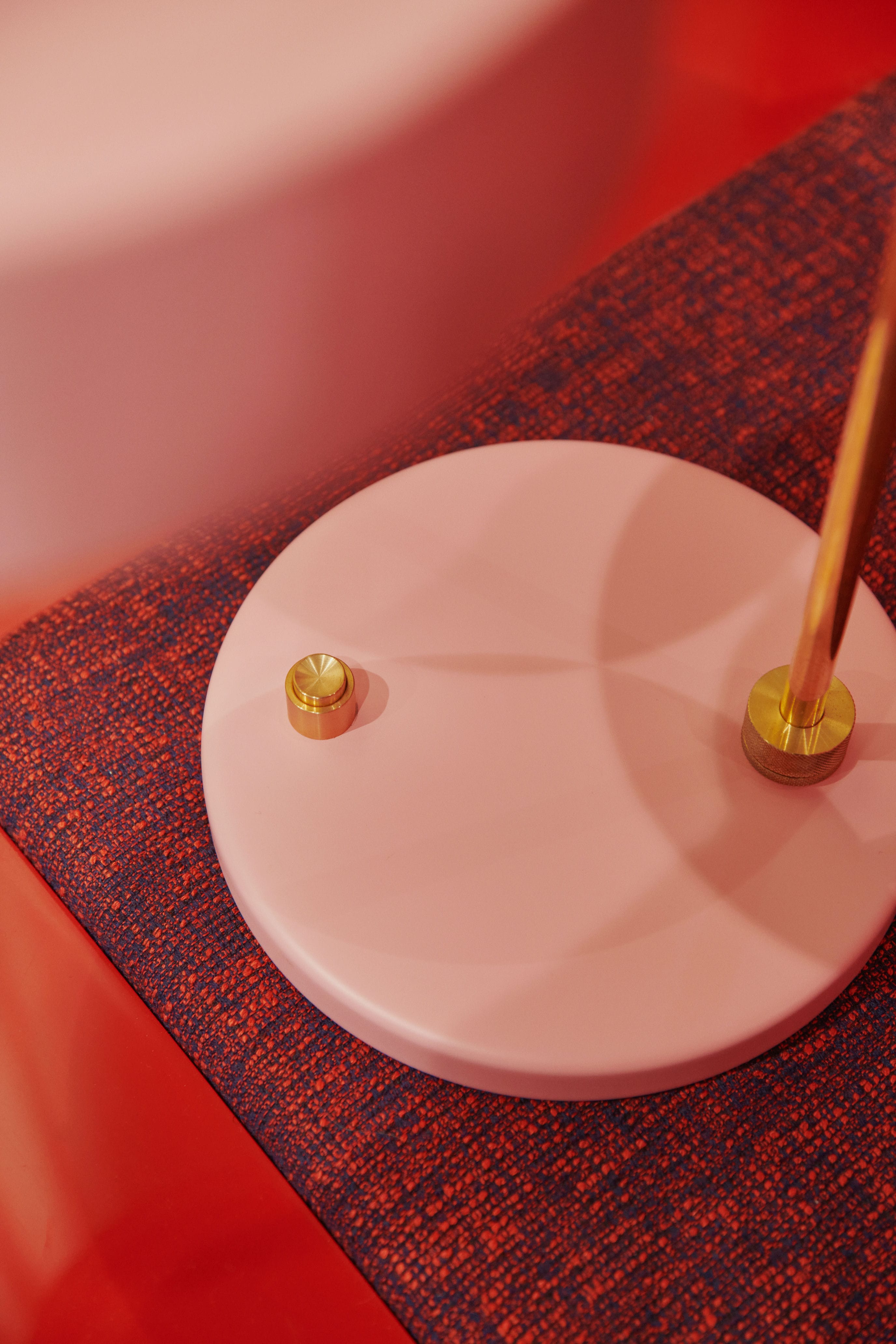 Petite Machine table lamp light pink