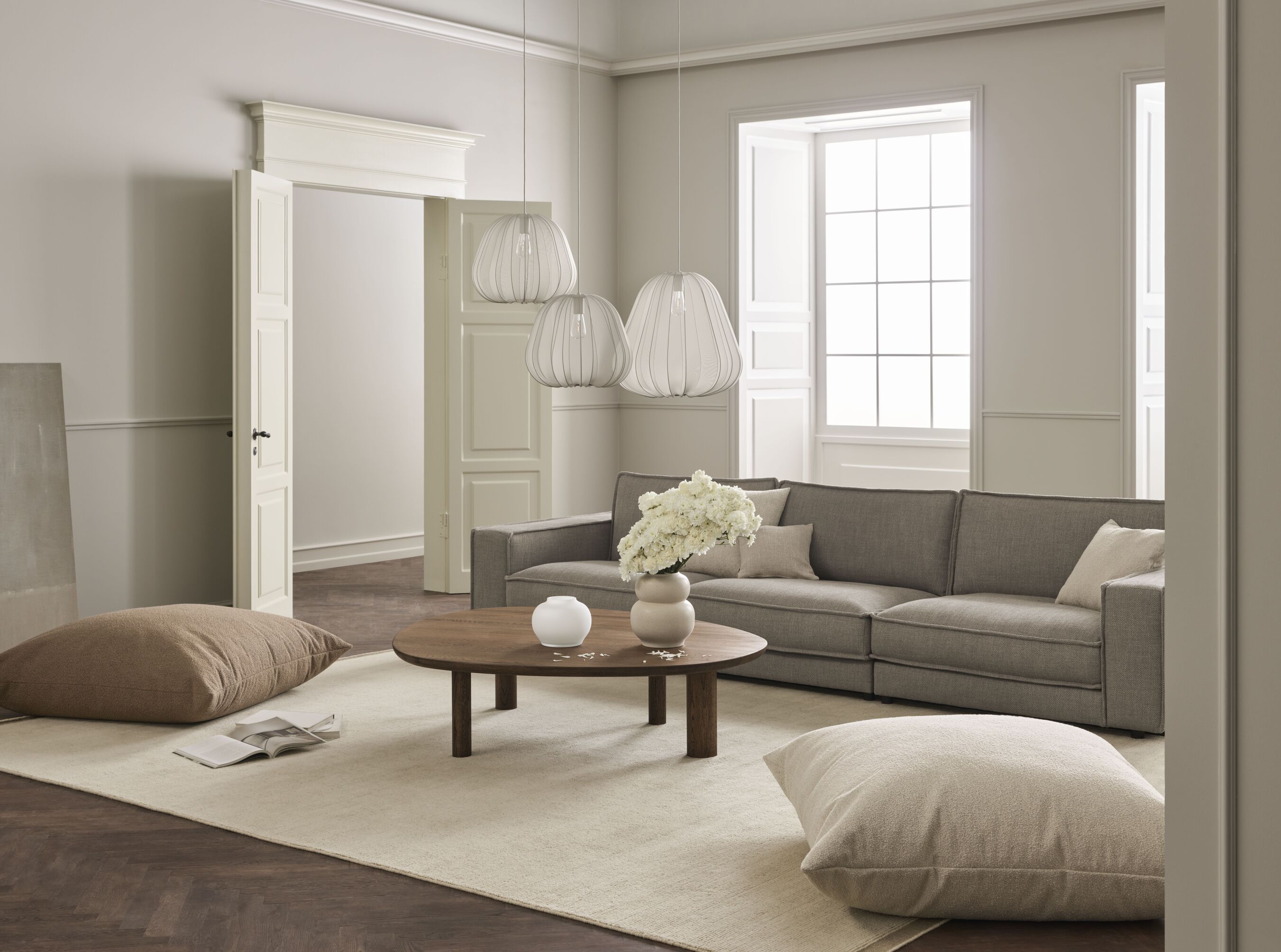 Symetrický 3-modulový čalouněný roh NOORA s černým podstavcem